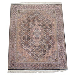 Vintage-Teppich mit schönen hellen Farben und Mustern - 245x168 cm