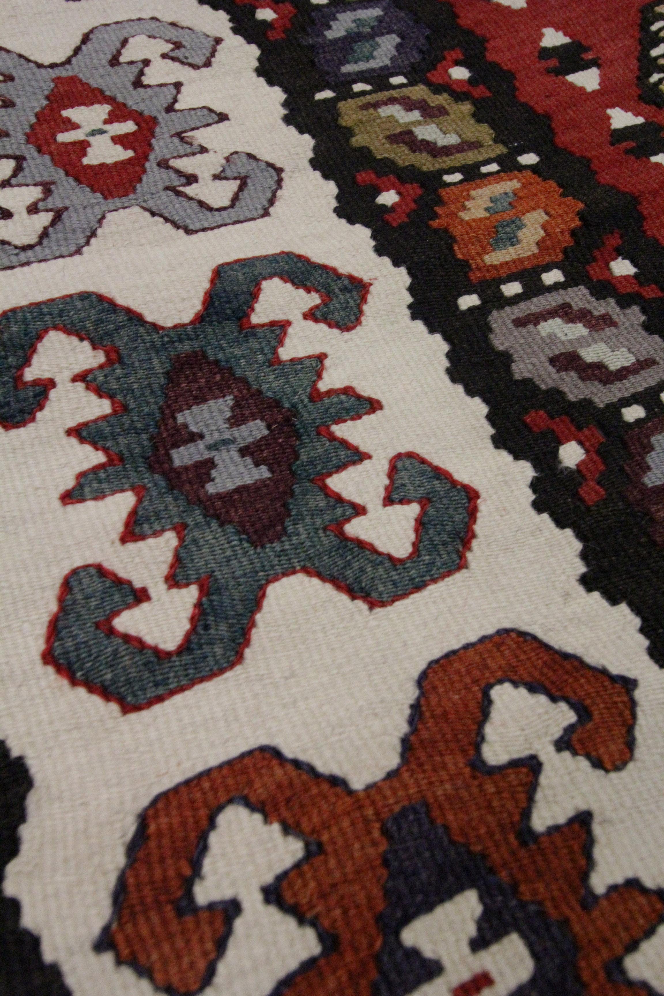 Vintage Rugs for Living Room, Red Handmade Kilim Rug, Wool Flatweave Carpet For Sale 3
