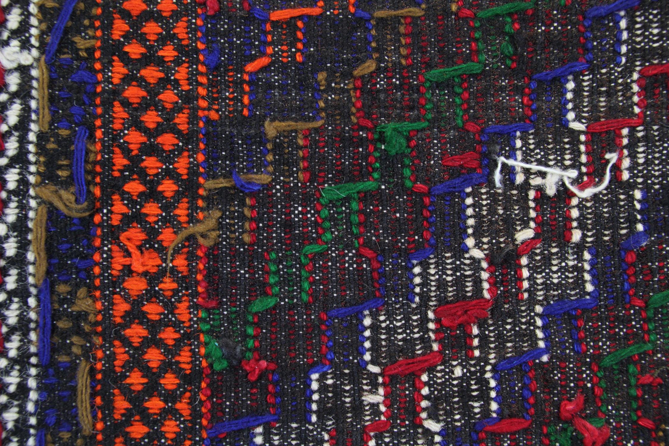 Mid-20th Century Vintage Rugs Wool Kilim Geometric Traditional Flat-Woven Kilim Rug For Sale
