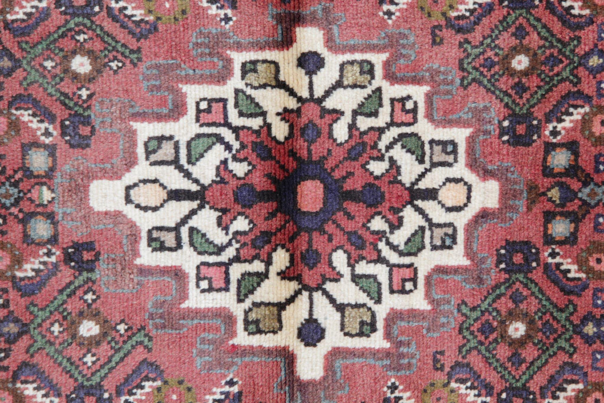 Geometrischer Farahan-Läufer, Vintage-Läufer, roter Teppich, Wollteppich, Vintage (Handgeknüpft) im Angebot