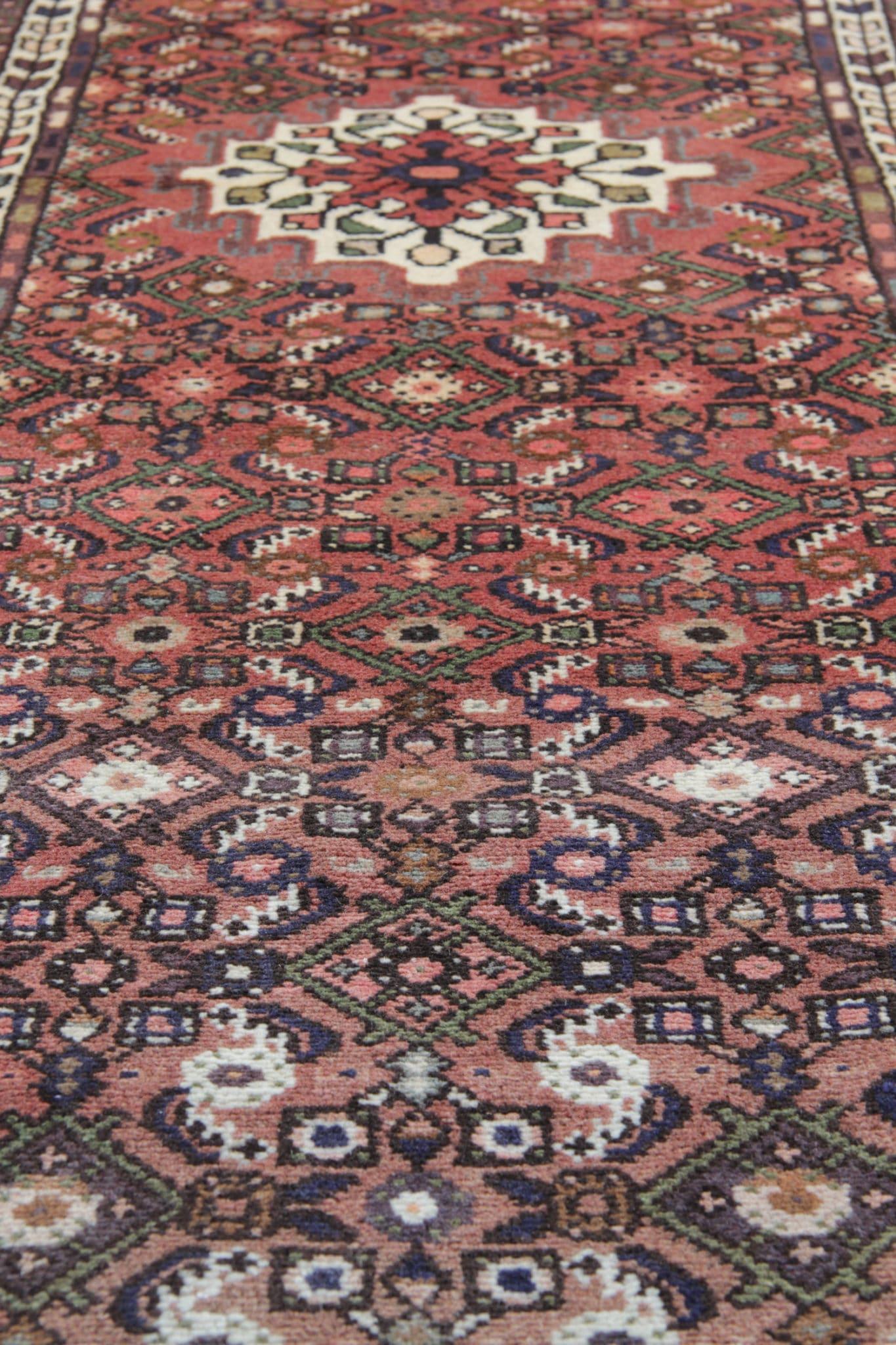 Vintage Runner Geometric Farahan Runner Rug, Red Carpet Runner, Wool Rug In Excellent Condition For Sale In Hampshire, GB