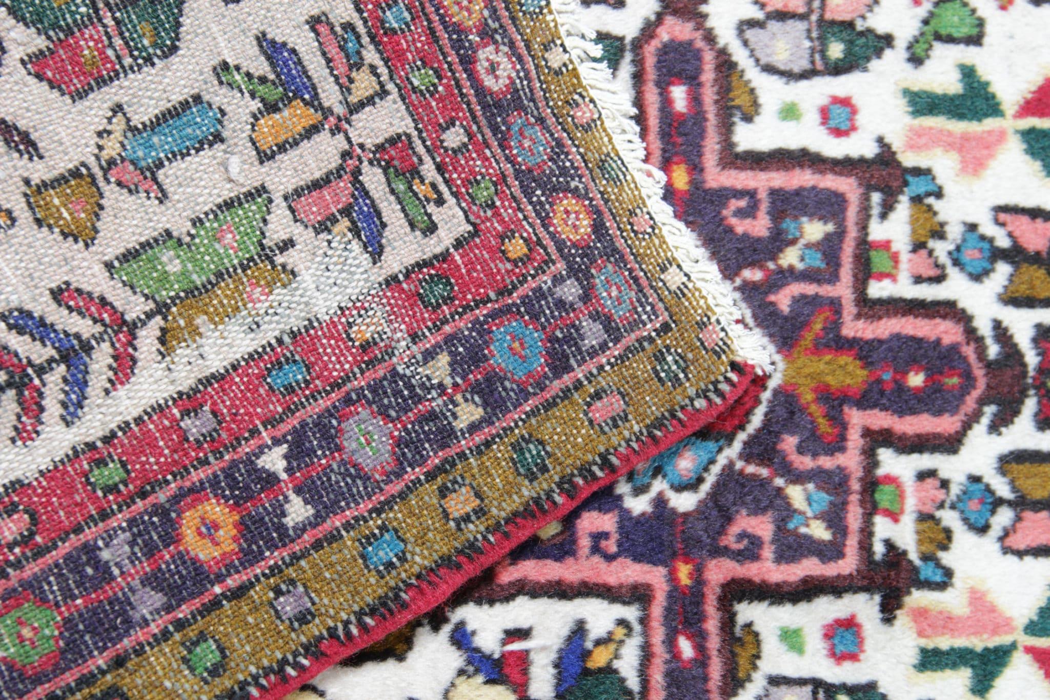 Geometrischer Vintage-Läufer, cremefarbener Teppich, Wollteppich im Zustand „Hervorragend“ im Angebot in Hampshire, GB