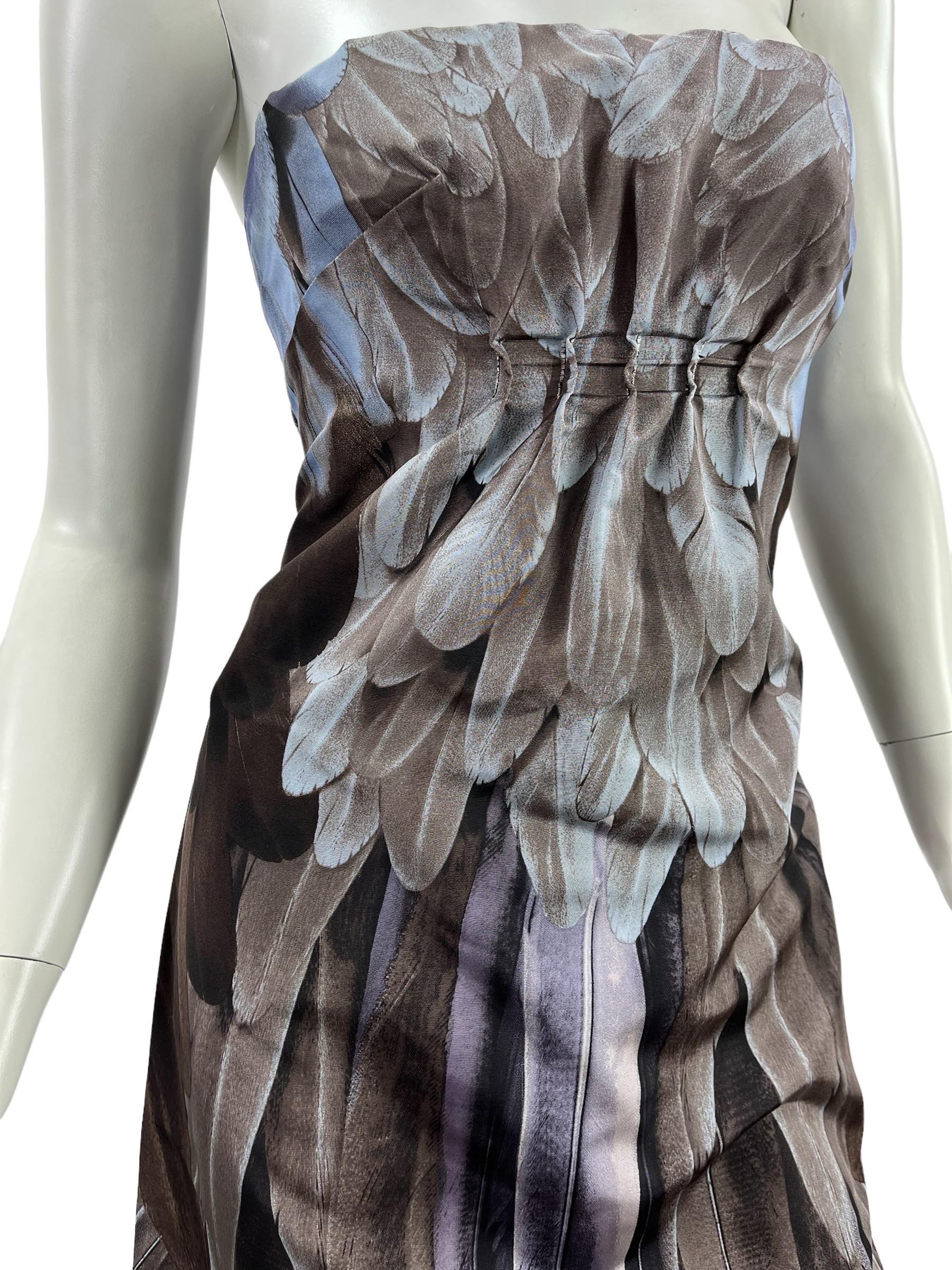 Vintage Runway 2005 Prada Feather Print Silk Taffeta Dress Italian 42 - US 6 Excellent état - En vente à Montgomery, TX