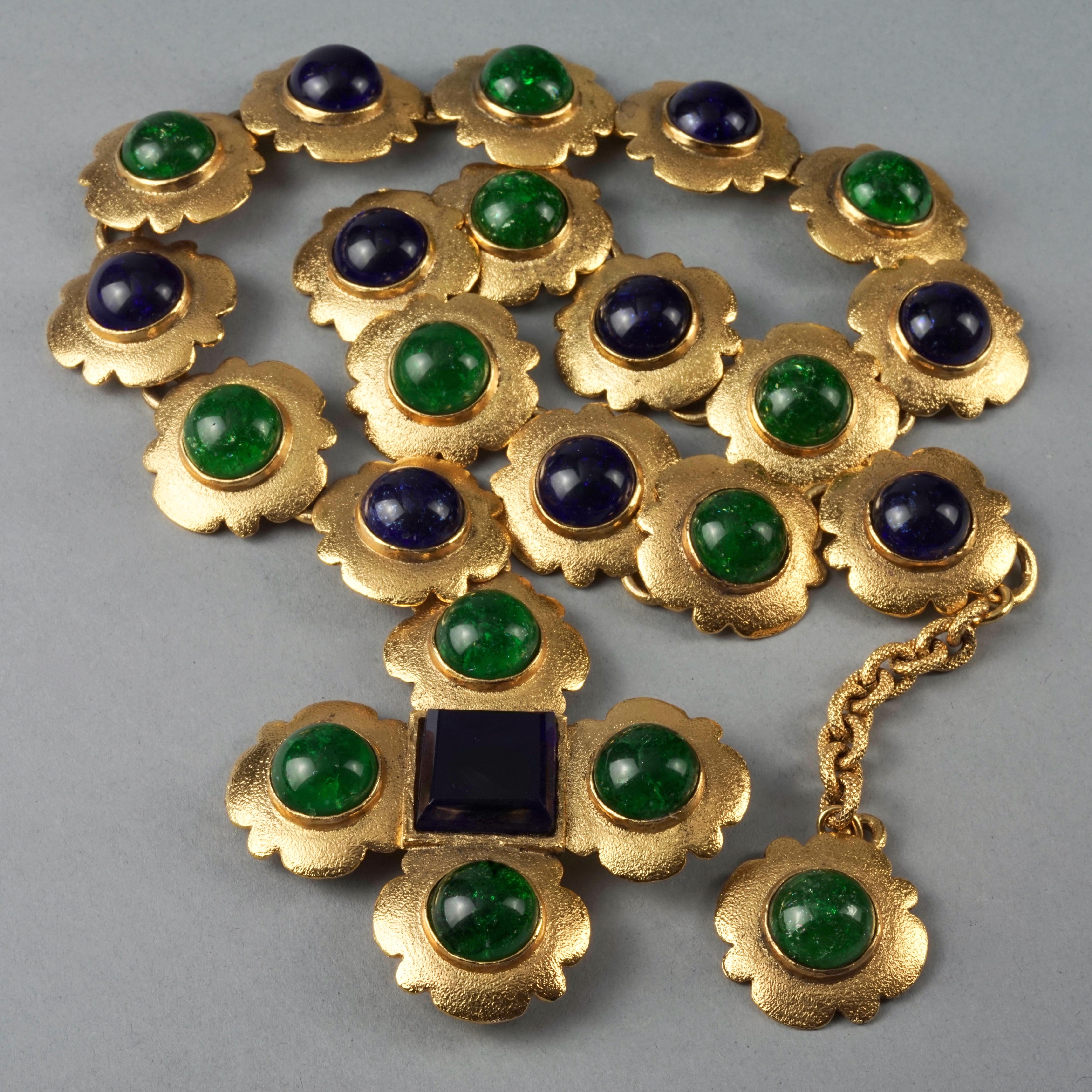 Donna Cintura Vintage Runway CHANEL Byzantine Multi Cabochon Cross in vendita