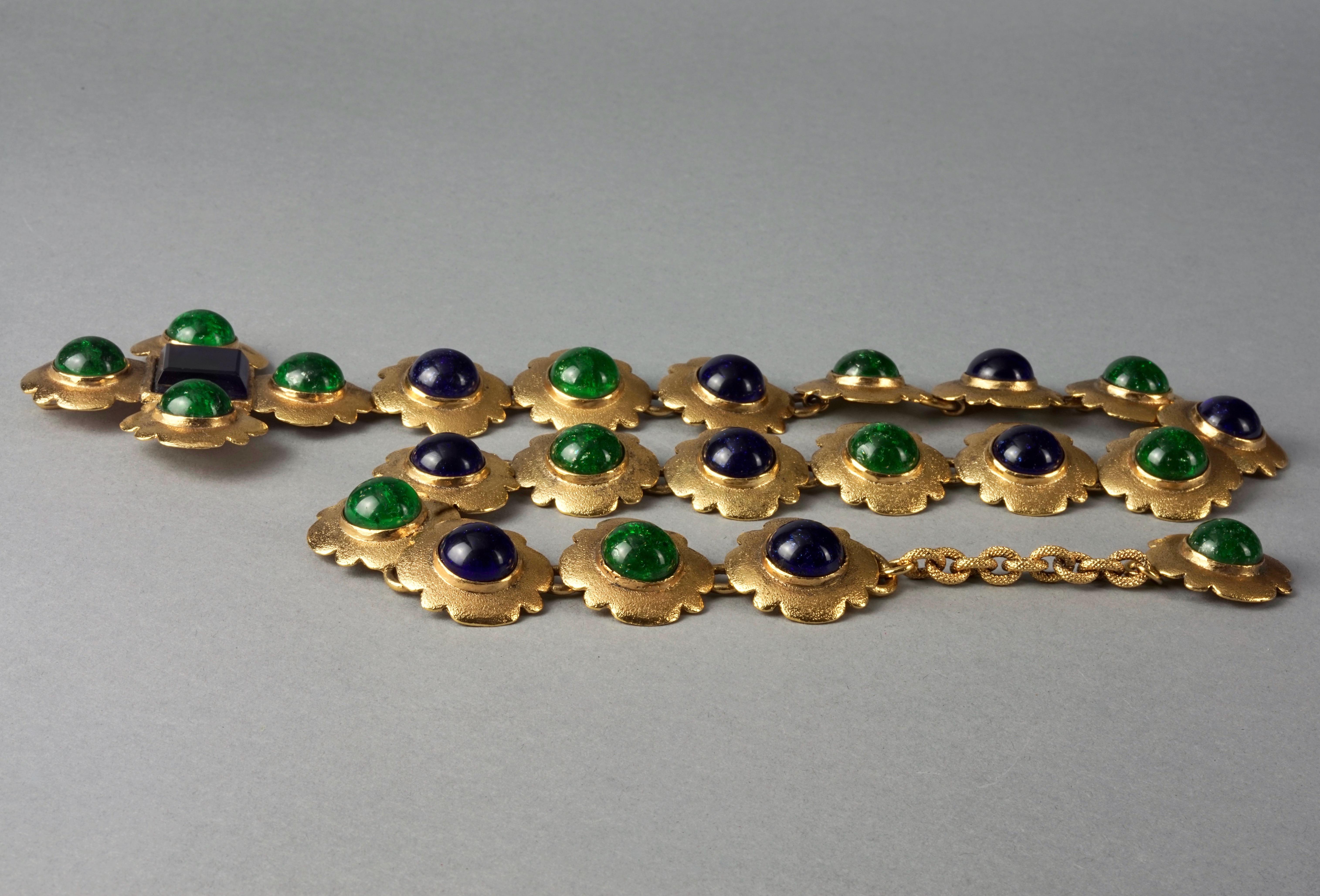 Cintura Vintage Runway CHANEL Byzantine Multi Cabochon Cross in vendita 3