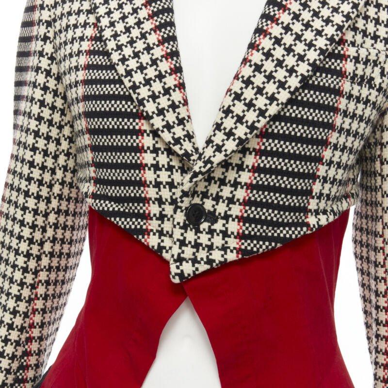 vintage Runway COMME DES GARCONS tweed velvet jacquard deconstructed blazer S
Reference: CRTI/A00527
Brand: Comme Des Garcons
Designer: Rei Kawakubo
Collection: 2001 - Runway
Material: Tweed, Velvet
Color: Multicolour
Pattern: Checkered
Closure: