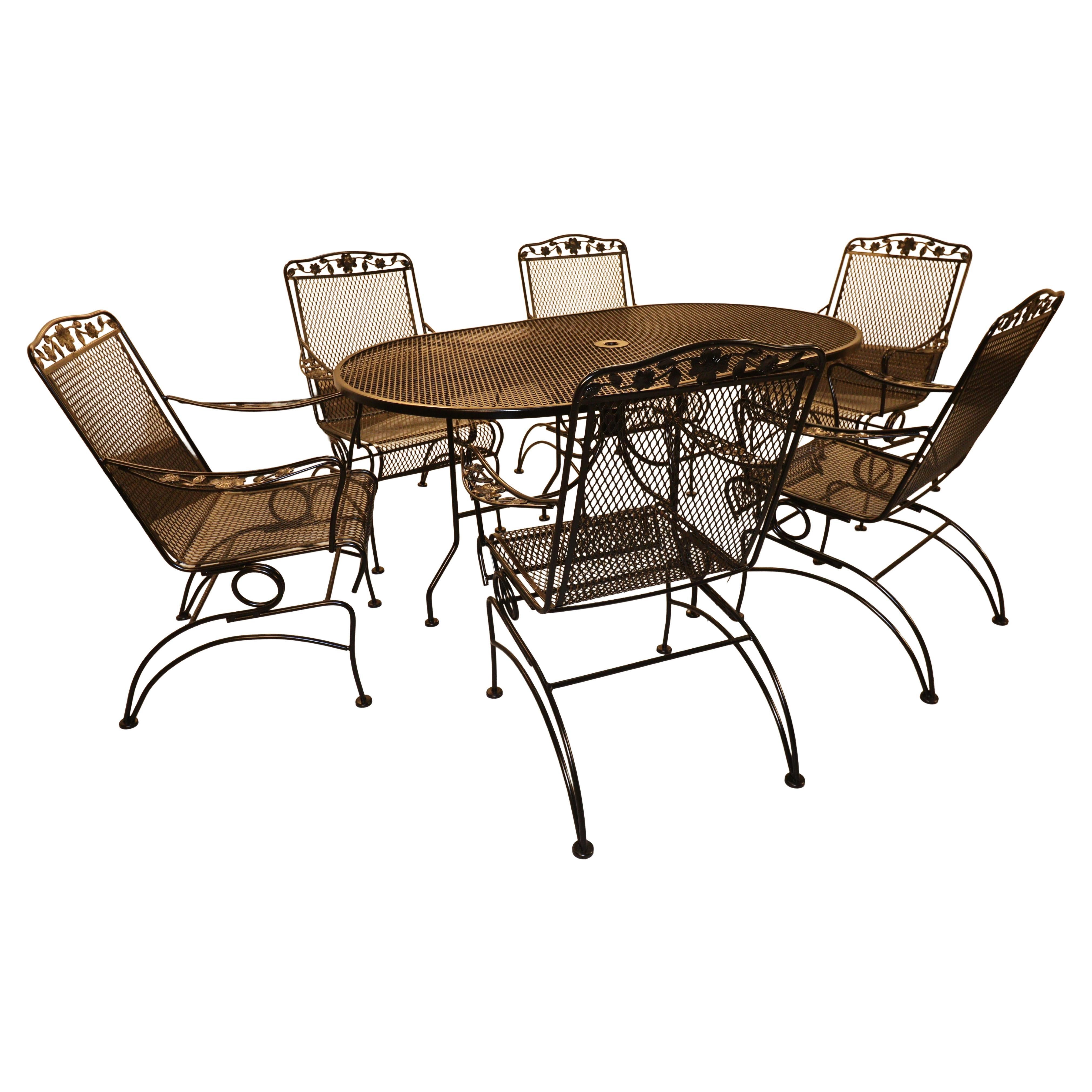 Russel Woodard patio familial en fer forgé Primrose en vente