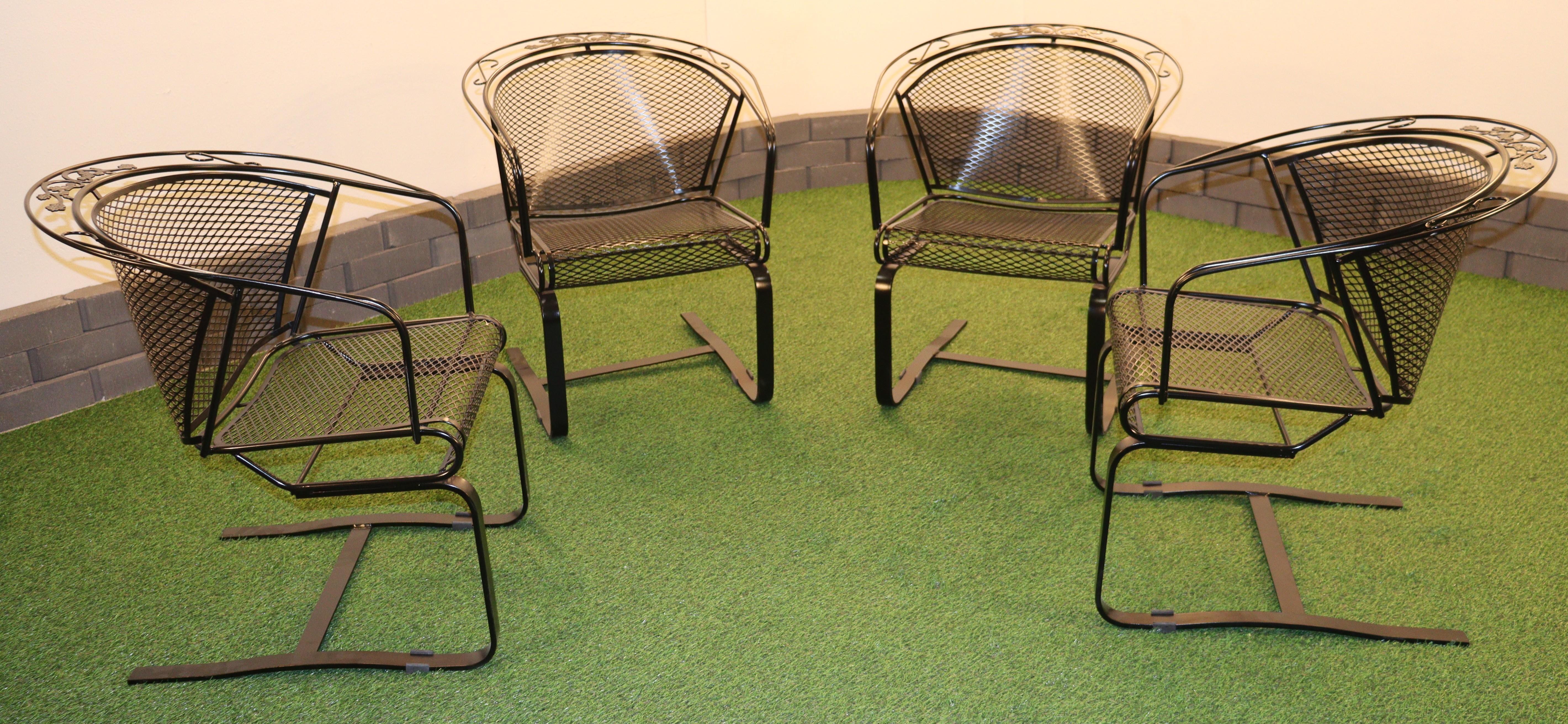 20th Century Vintage Russell Woodard Acorn and Oak Leaf Wrought Iron Rockers With Table For Sale