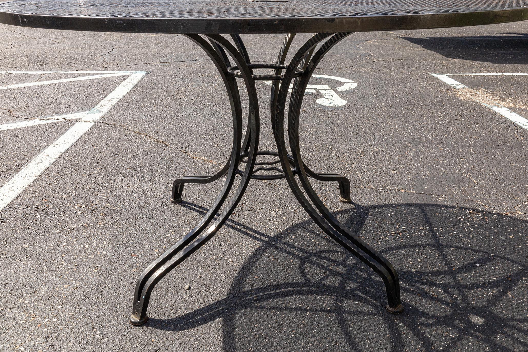 Vintage Russell Woodard Black Wrought Iron Patio Set with Table and 4 Chairs For Sale 1