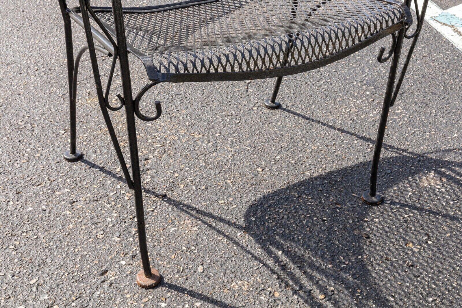 Vintage Russell Woodard Ensemble de patio en fer forgé noir avec table et 4 chaises en vente 7