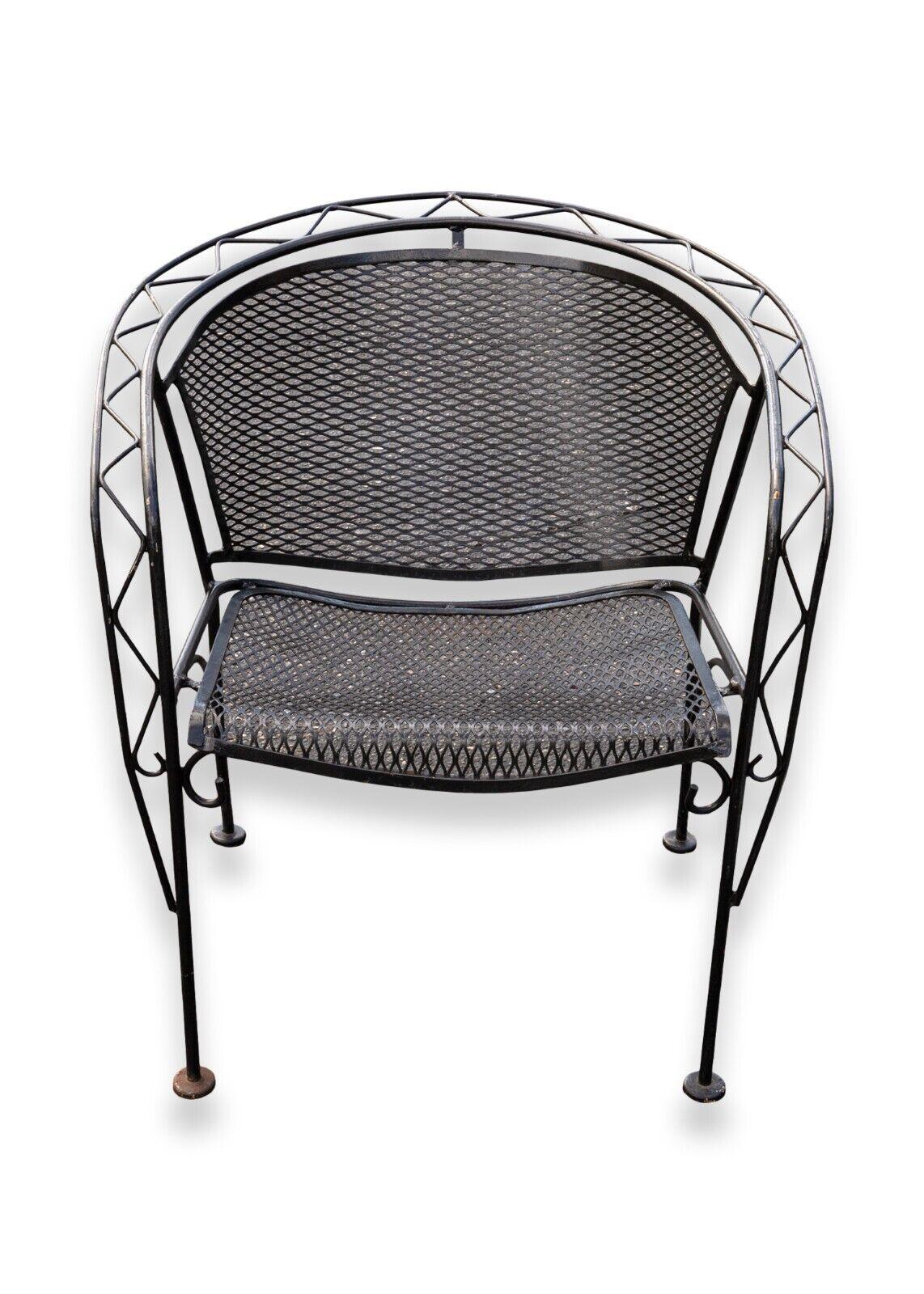 Fer forgé Vintage Russell Woodard Ensemble de patio en fer forgé noir avec table et 4 chaises en vente