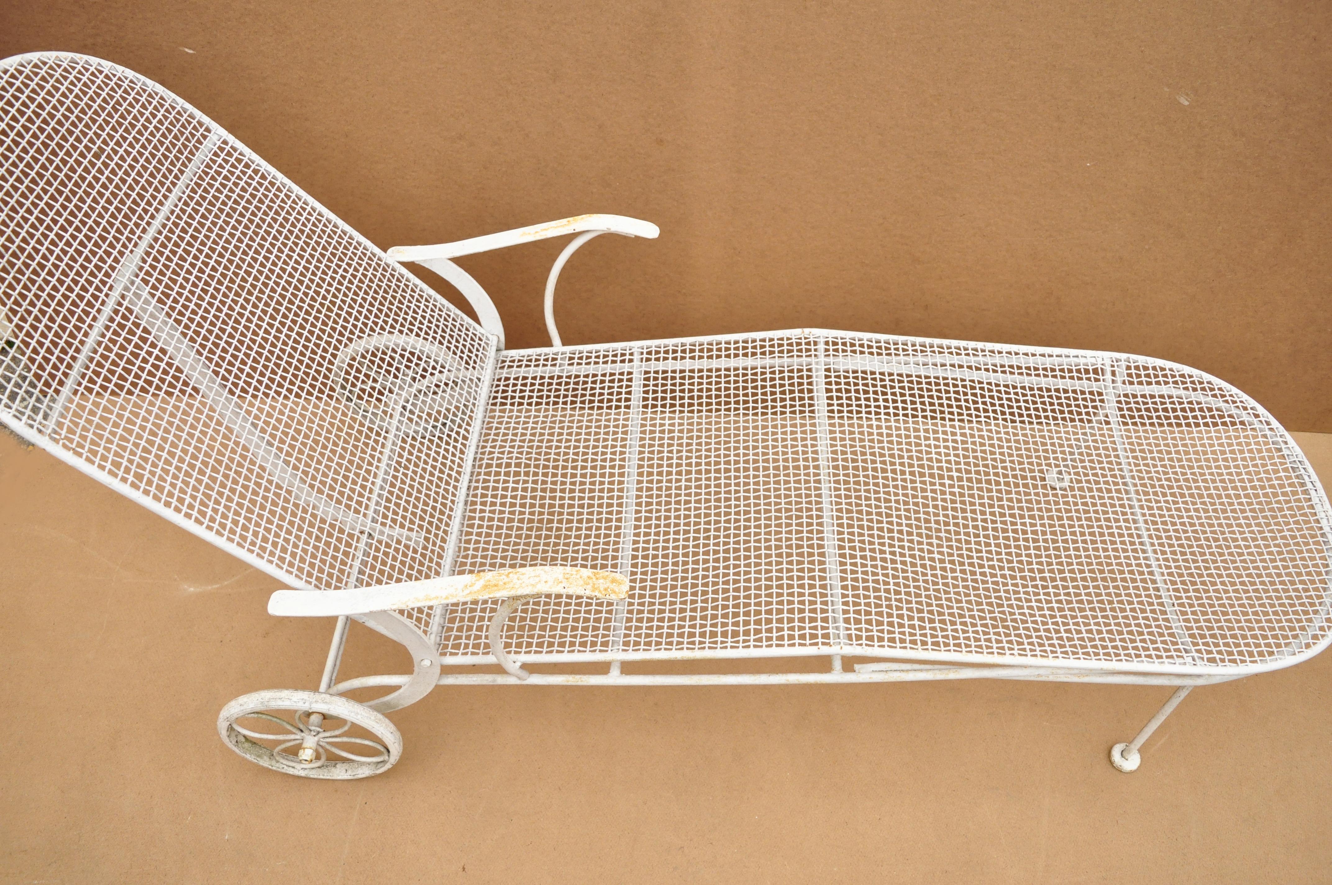 Vintage Russell Woodard Sculptura Metal Mesh Wrought Iron Chaise Lounge Chair 1