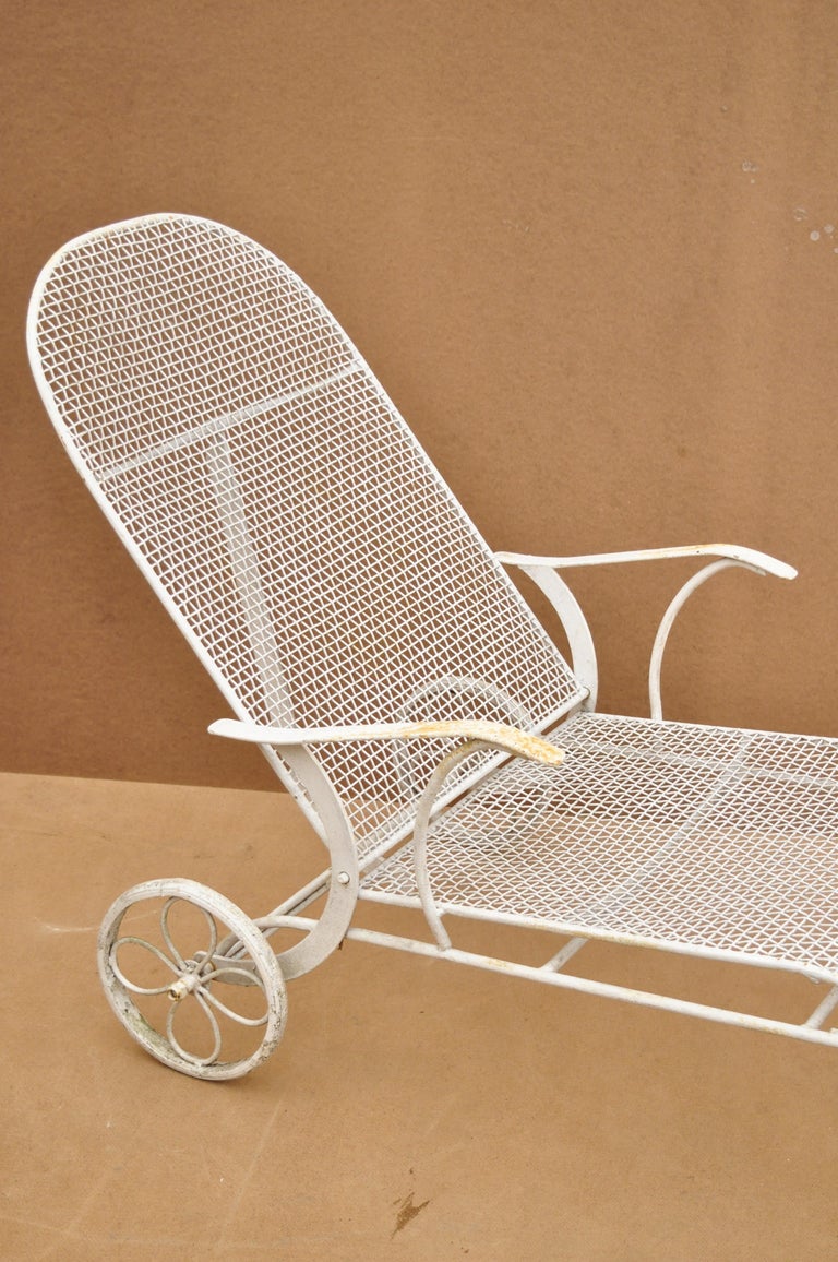Vintage Russell Woodard Sculptura Metal Mesh Wrought Iron Chaise Lounge
