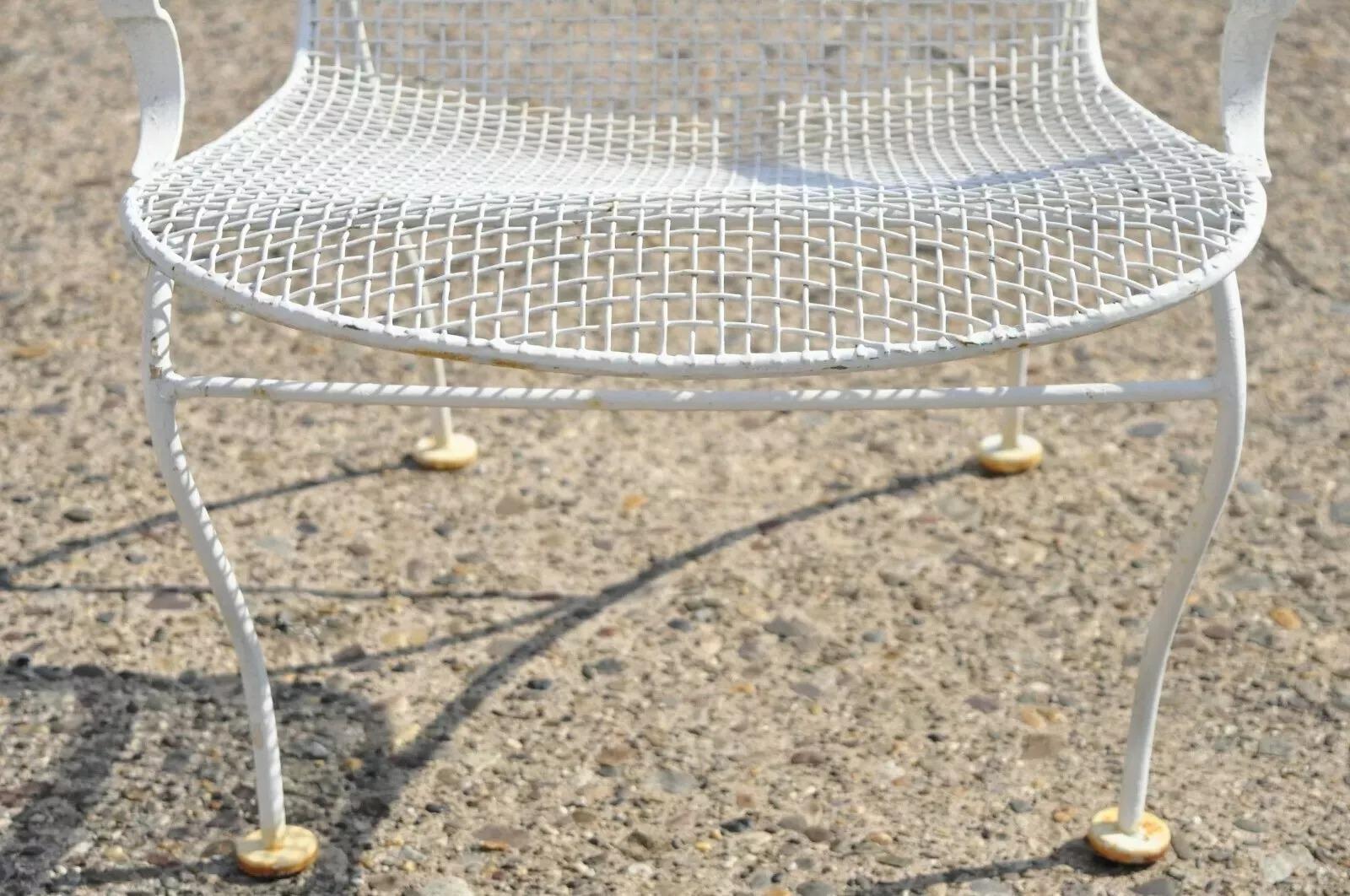 Vintage Russell Woodard Sculptura Mid Century Modern Iron Patio Dining Arm Chair In condizioni buone in vendita a Philadelphia, PA