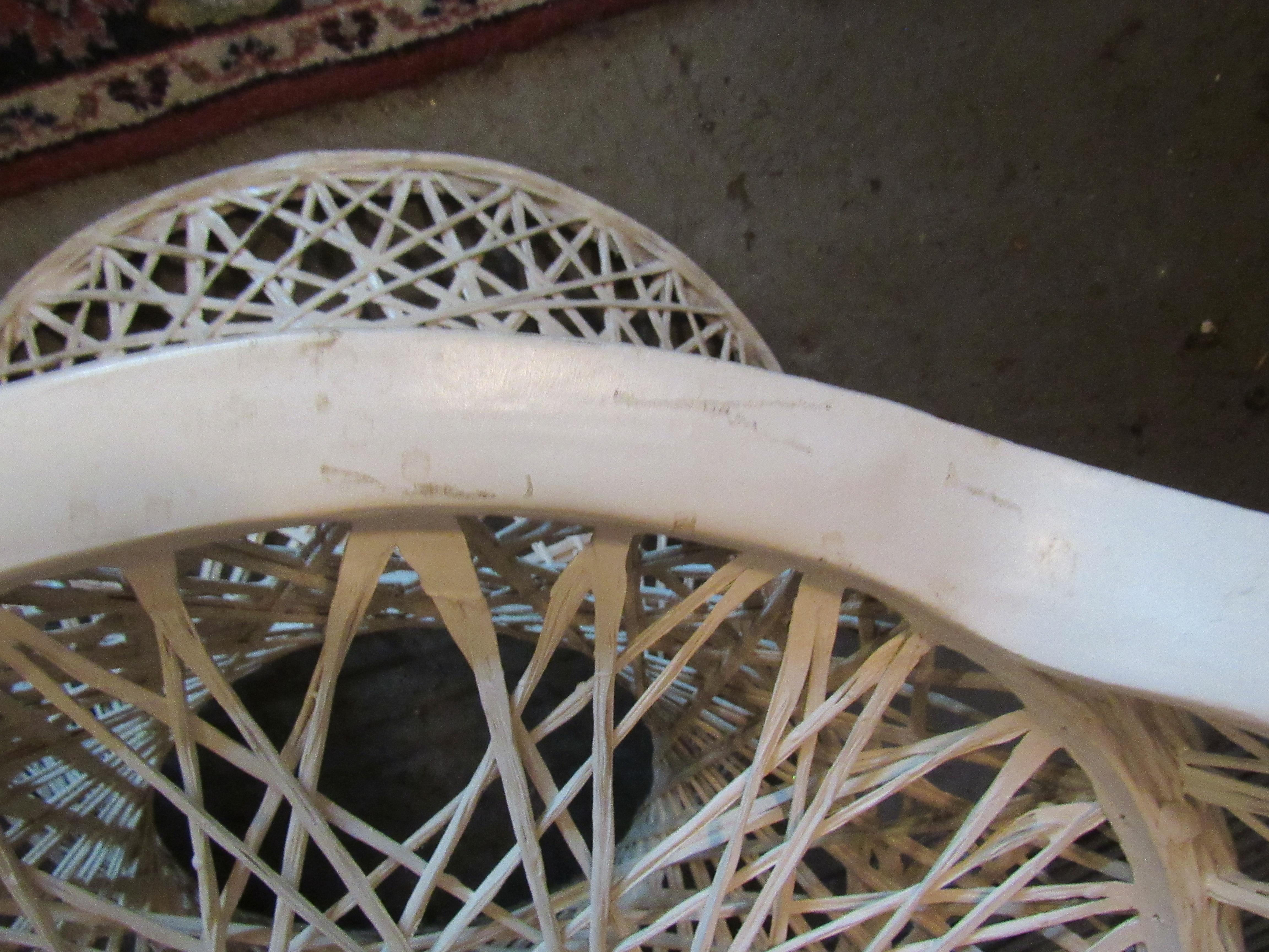 Fibre de verre Chaise paon vintage Russell Woodard en fibre de verre filée en vente