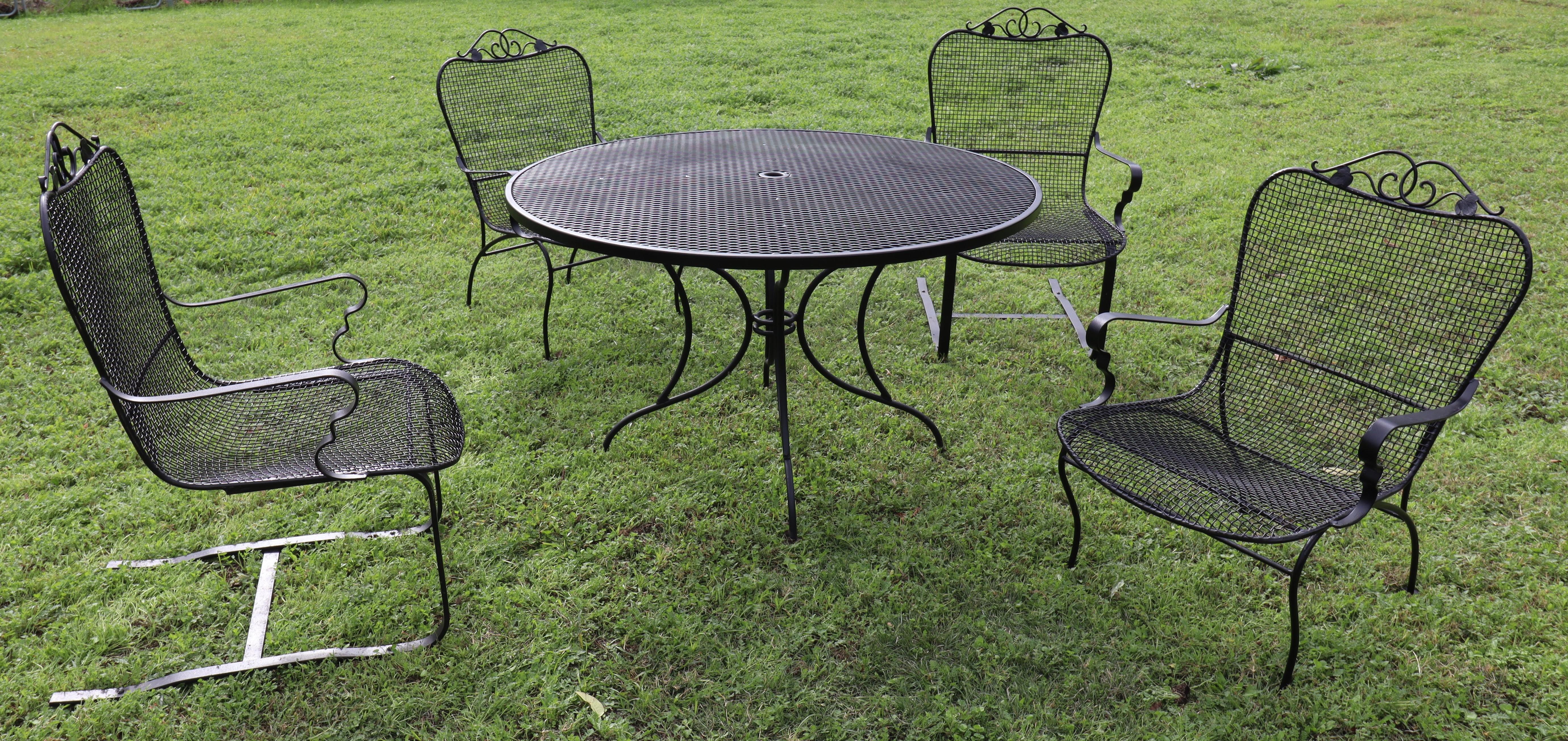 Mid-Century moderno Set da patio Sculptura in ferro battuto Russell Woodard Vintage in vendita