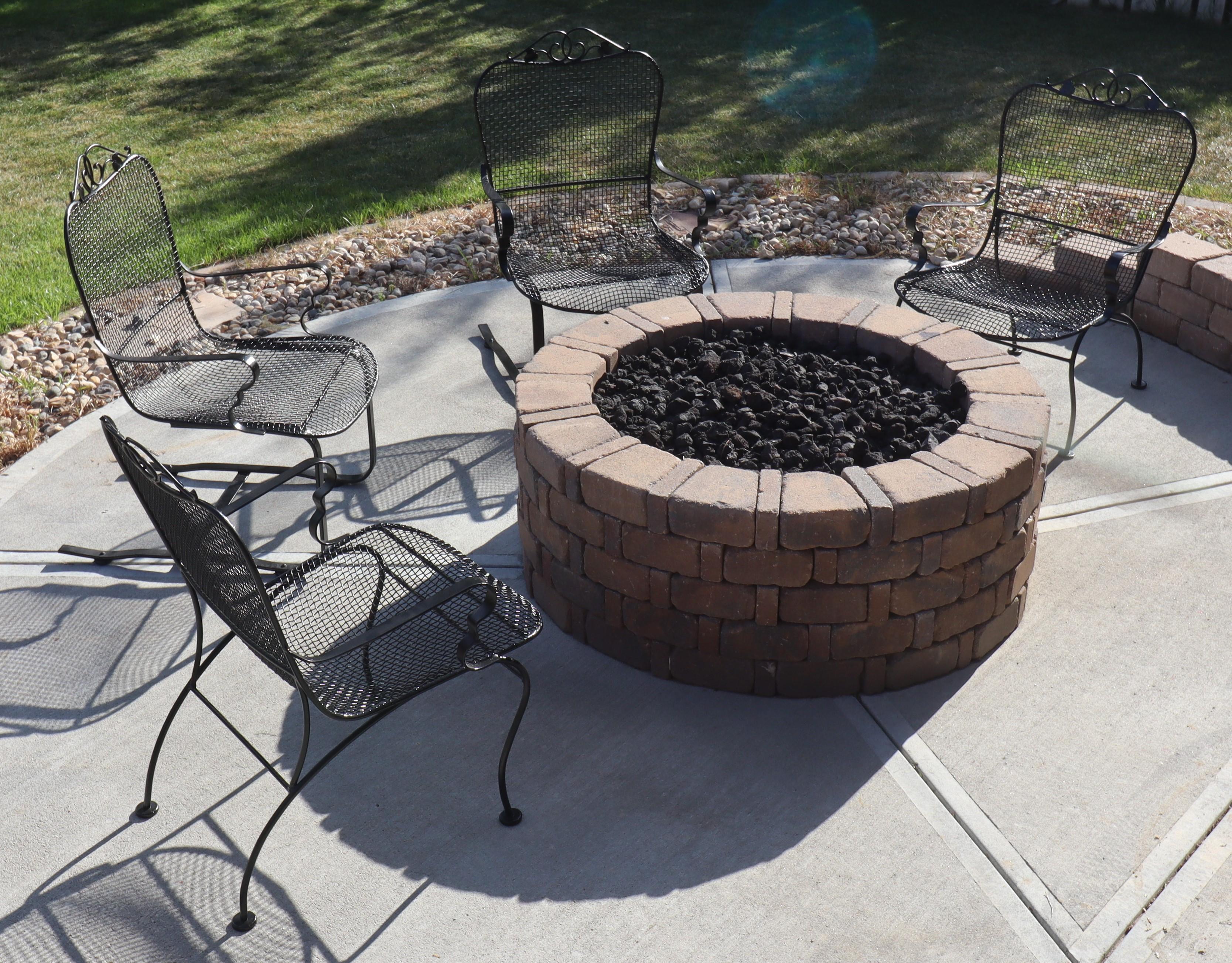 Vintage Russell Woodard Wrought Iron Sculptura Patio Set (20. Jahrhundert) im Angebot