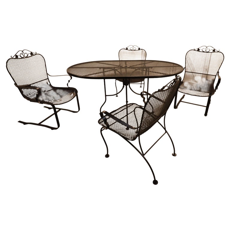 Vintage Russell Woodard Wrought Iron Sculptura Patio Set For Sale