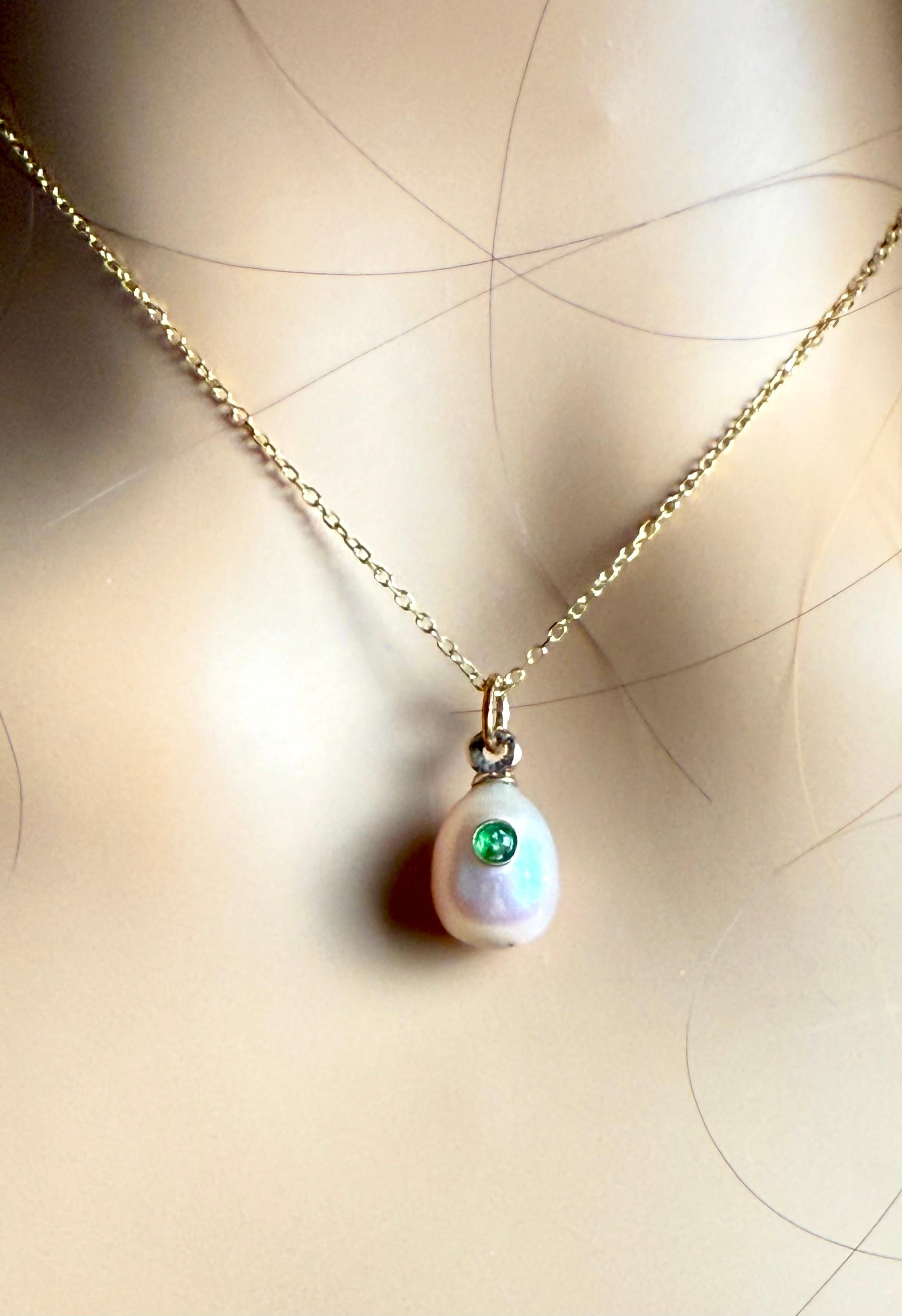 Vintage Russian 14K Gold Pearl and Emerald Egg Pendant Necklace For Sale 6