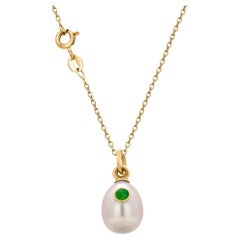 Collana con ciondolo a forma di uovo in oro 14K russo d'epoca con perle e smeraldi