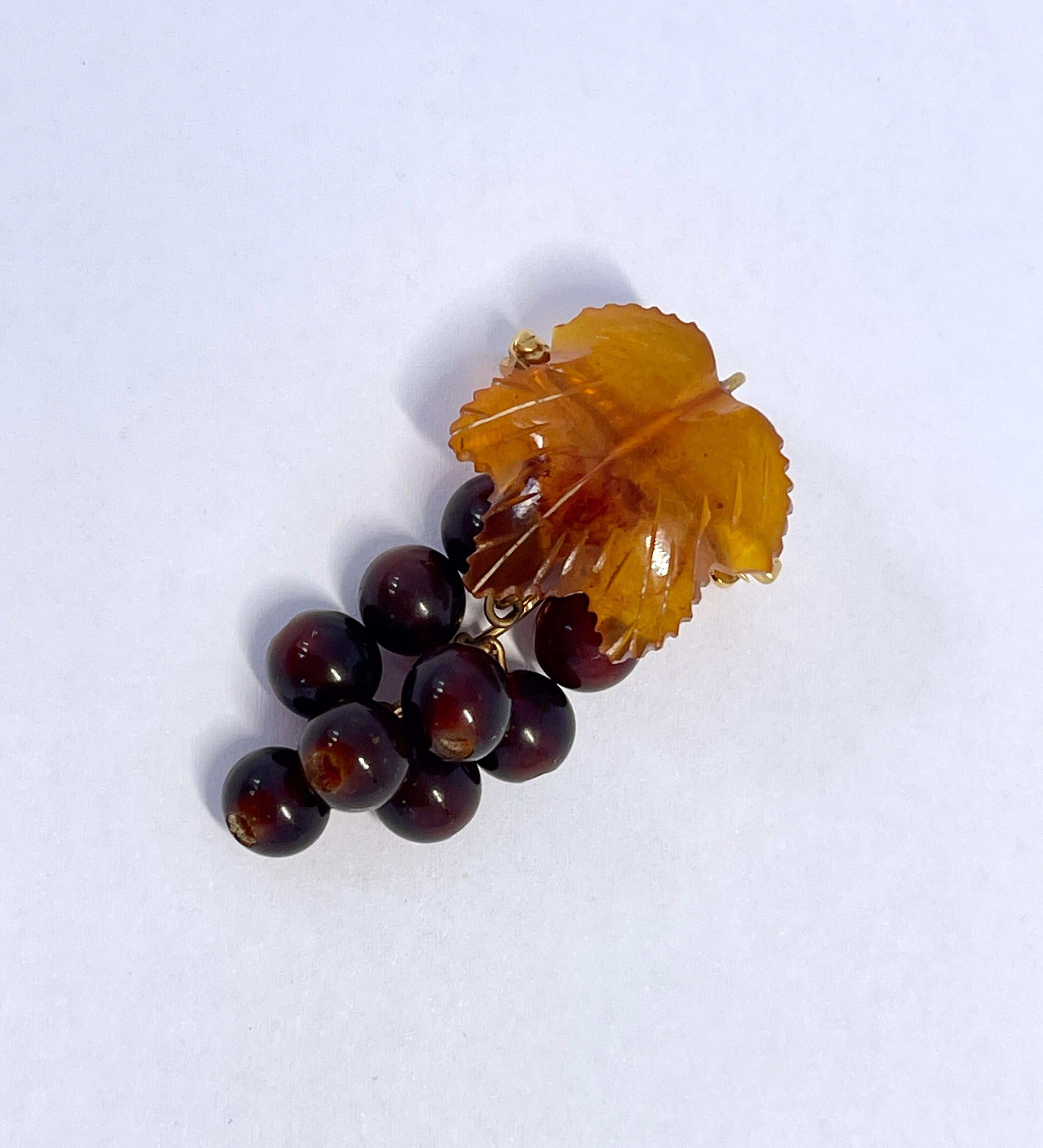 Vintage Russian Baltic Amber Leaf Grape Brooch Hallmarked Silver Gilt c1980s In Good Condition In Mona Vale, NSW