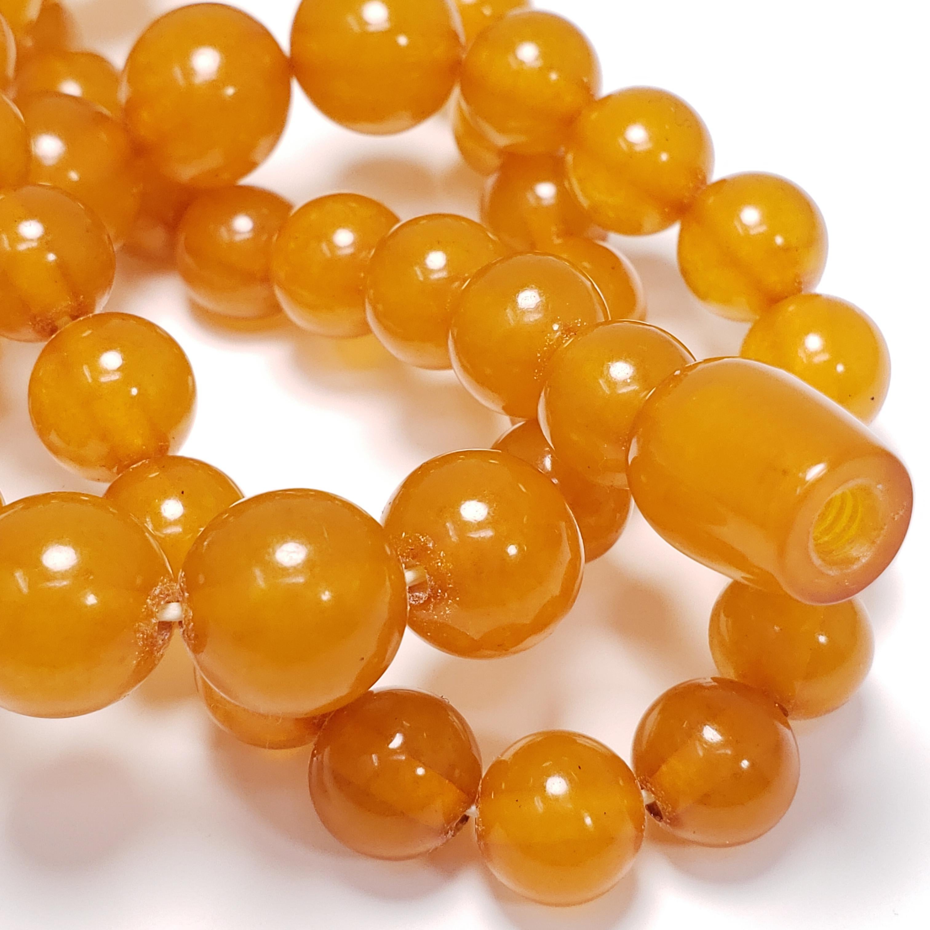 Collar vintage de cuentas graduadas de ámbar báltico ruso naranja con cierre de rosca de cuentas en Bueno estado para la venta en Milford, DE