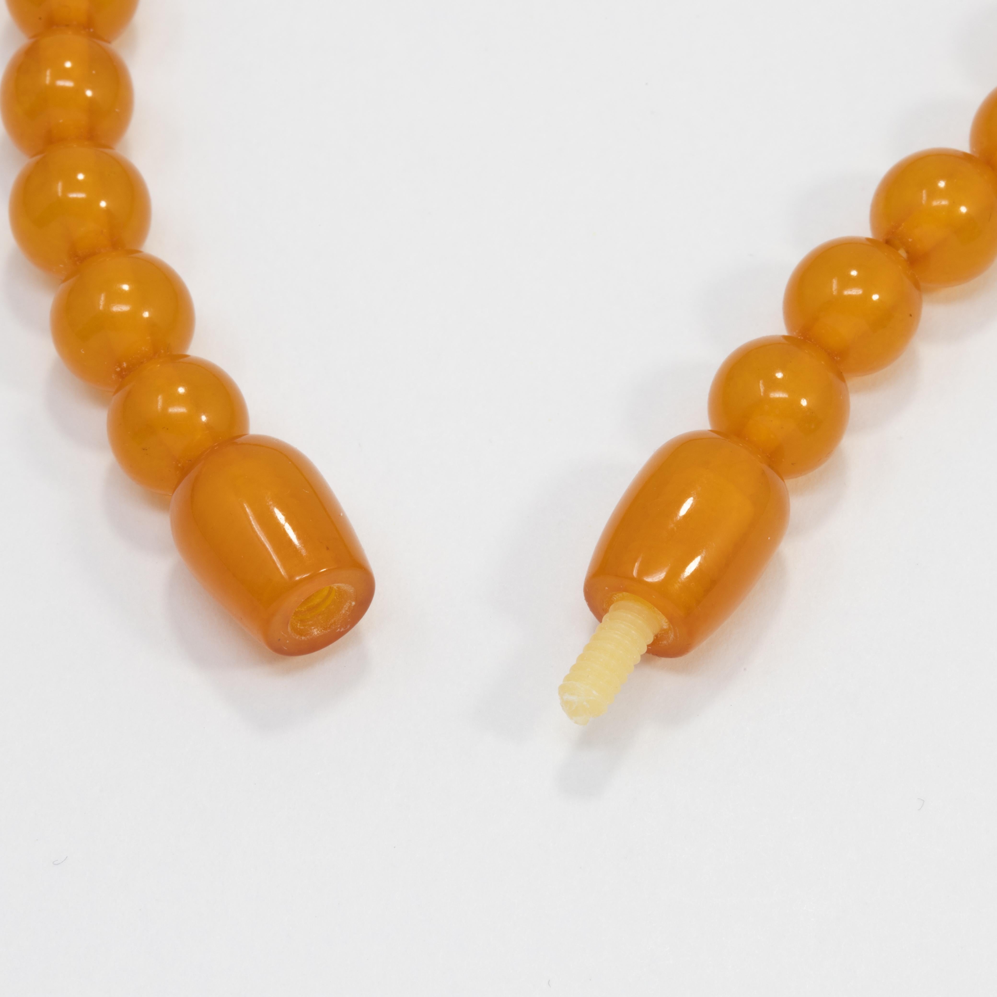 Femenino o masculino Collar vintage de cuentas graduadas de ámbar báltico ruso naranja con cierre de rosca de cuentas en venta