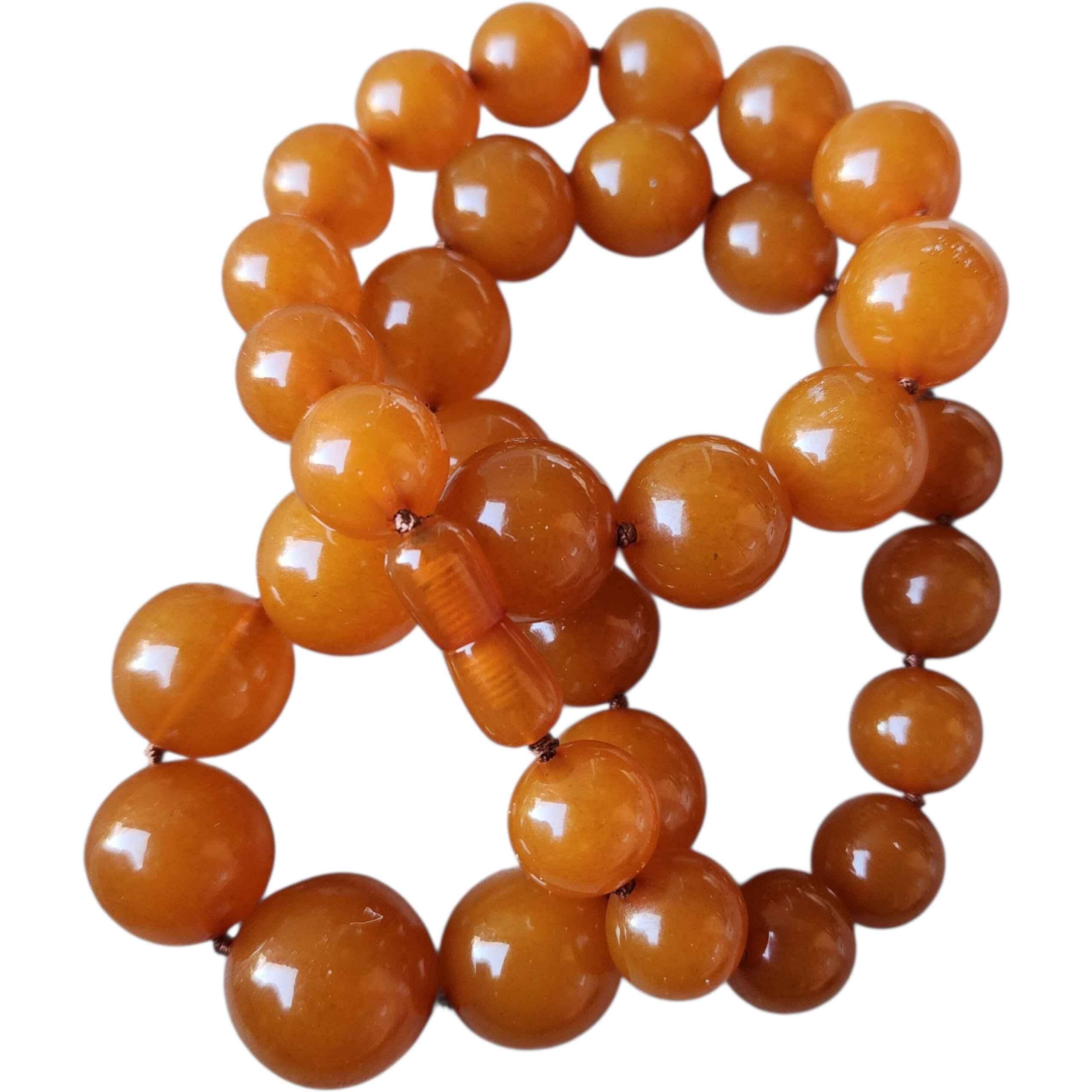 Collar vintage de cuentas graduadas de ámbar báltico ruso naranja con cierre de rosca de cuentas en venta 1
