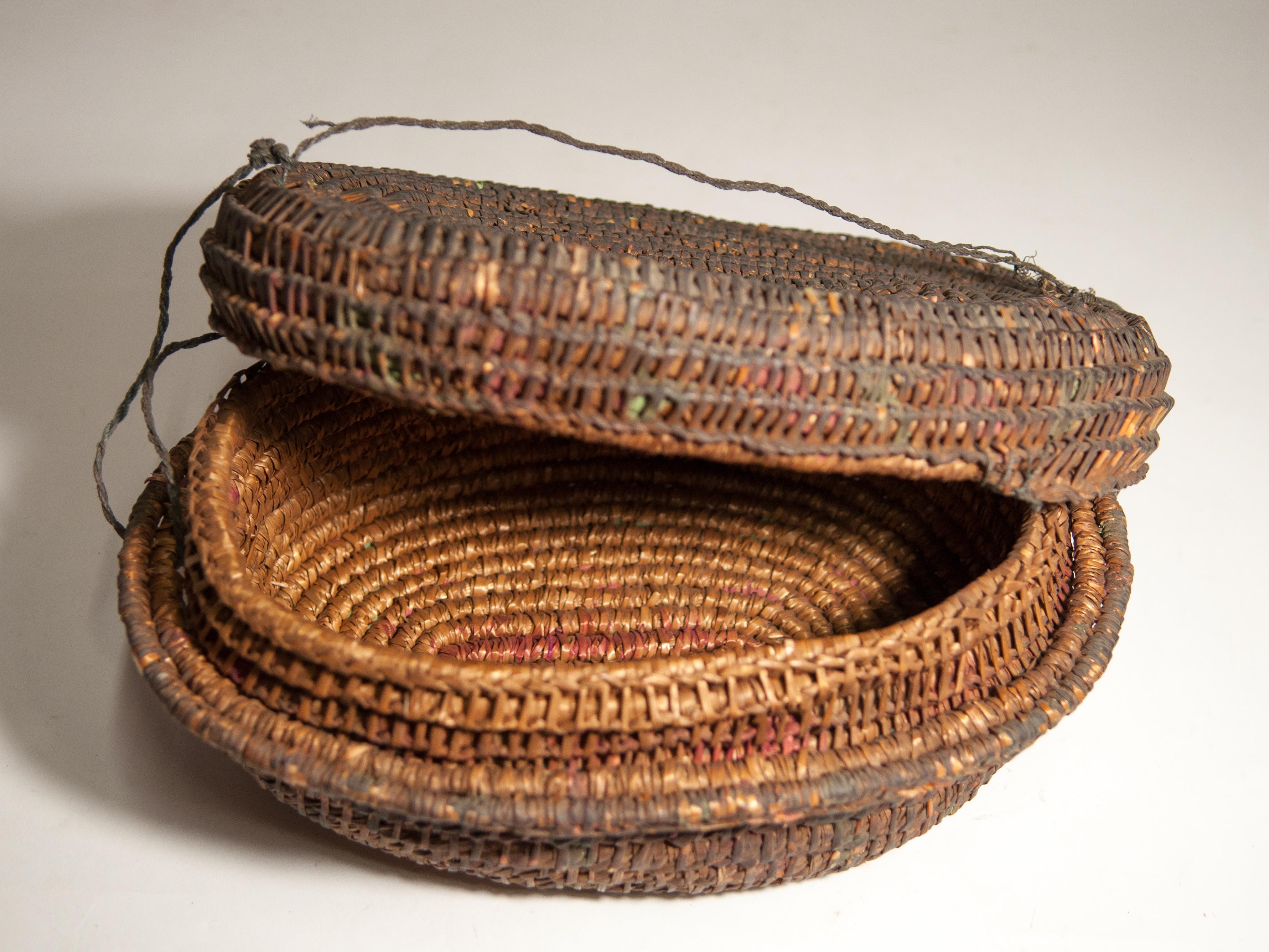 Vintage Rustic Basket Box from the Tharu of Nepal, Mid-20th Century 1