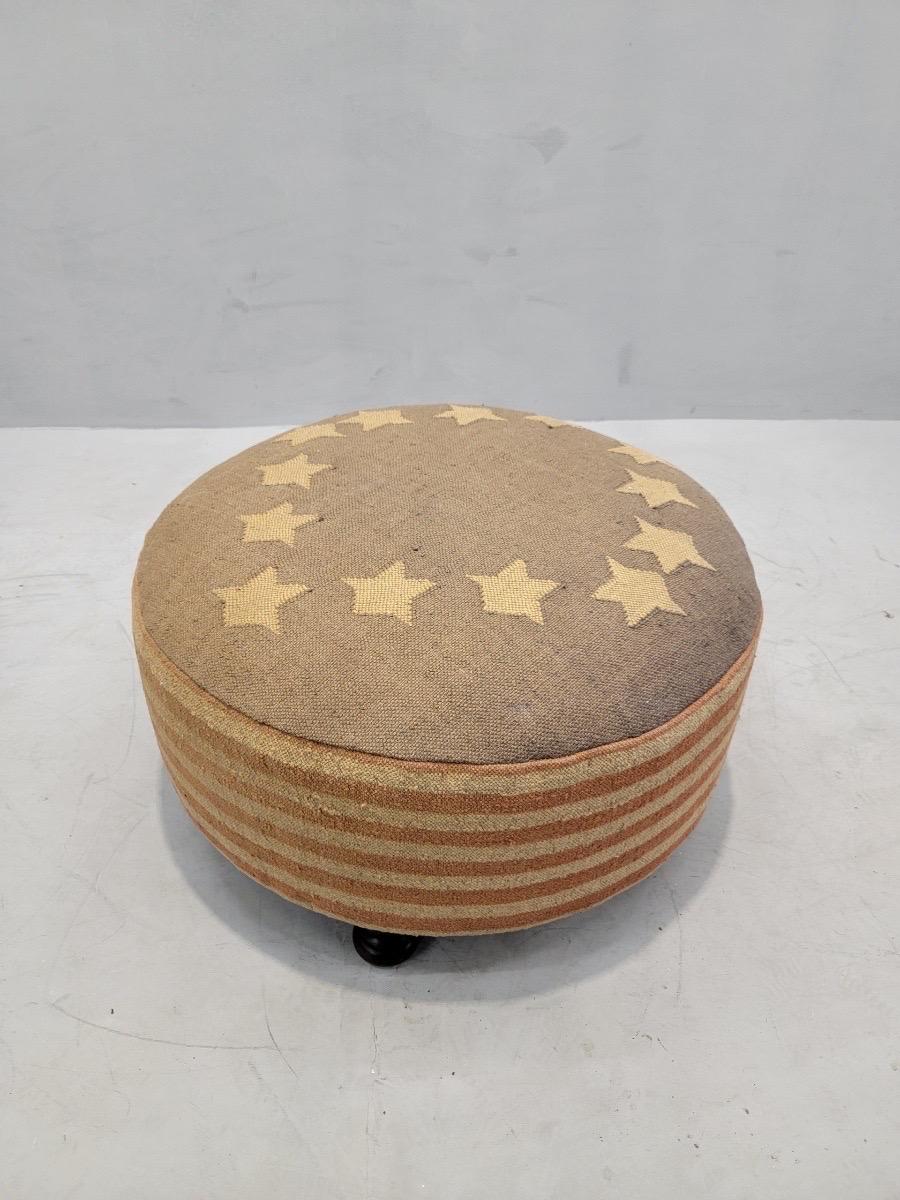 Vintage Rustic Betsy Ross Recycled Kilim Rustic American Flag Ottoman In Good Condition For Sale In Chicago, IL