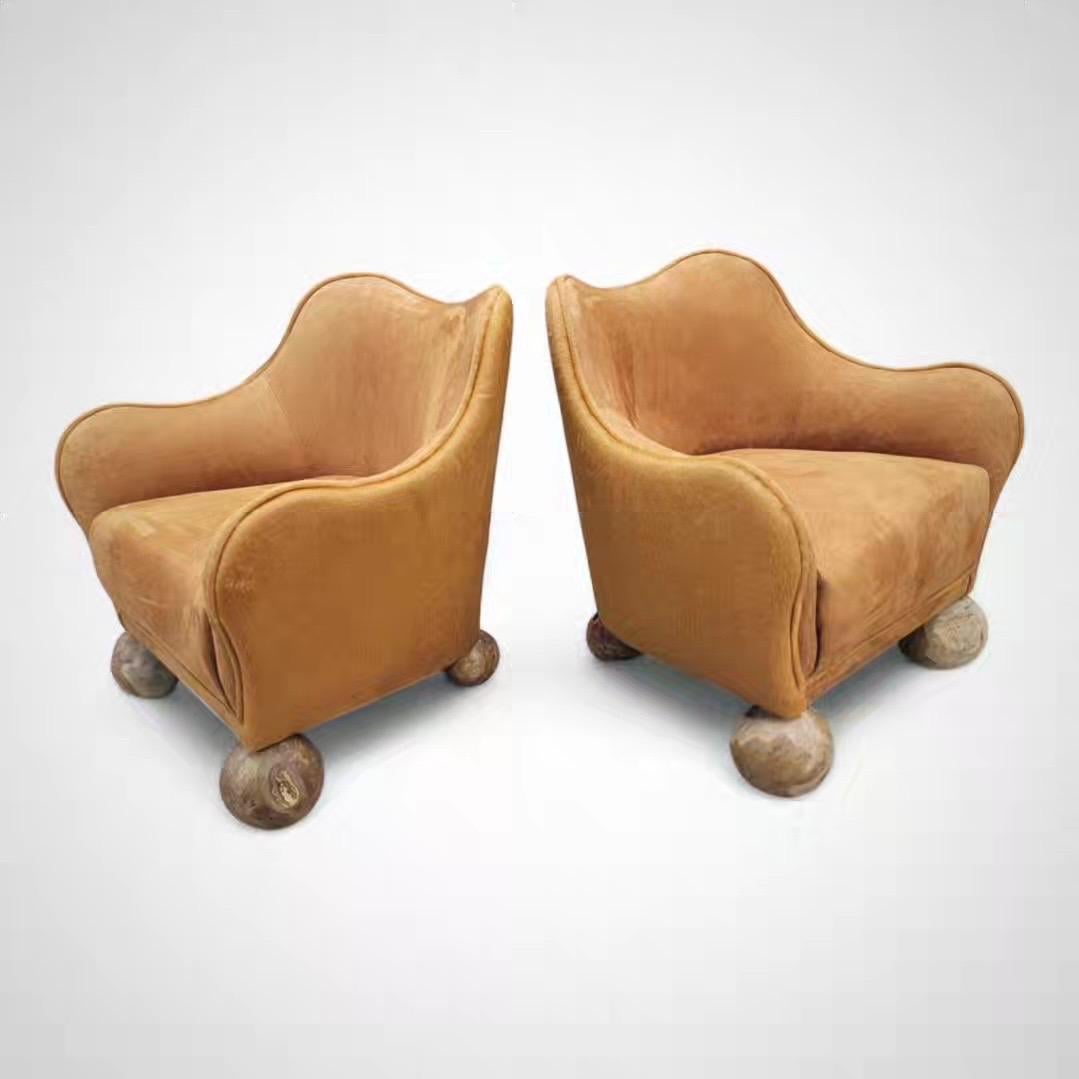 Vintage Rustic Contemporary Club Chairs Neu gepolstert in Wildleder/Cowhide, Paar im Angebot 2