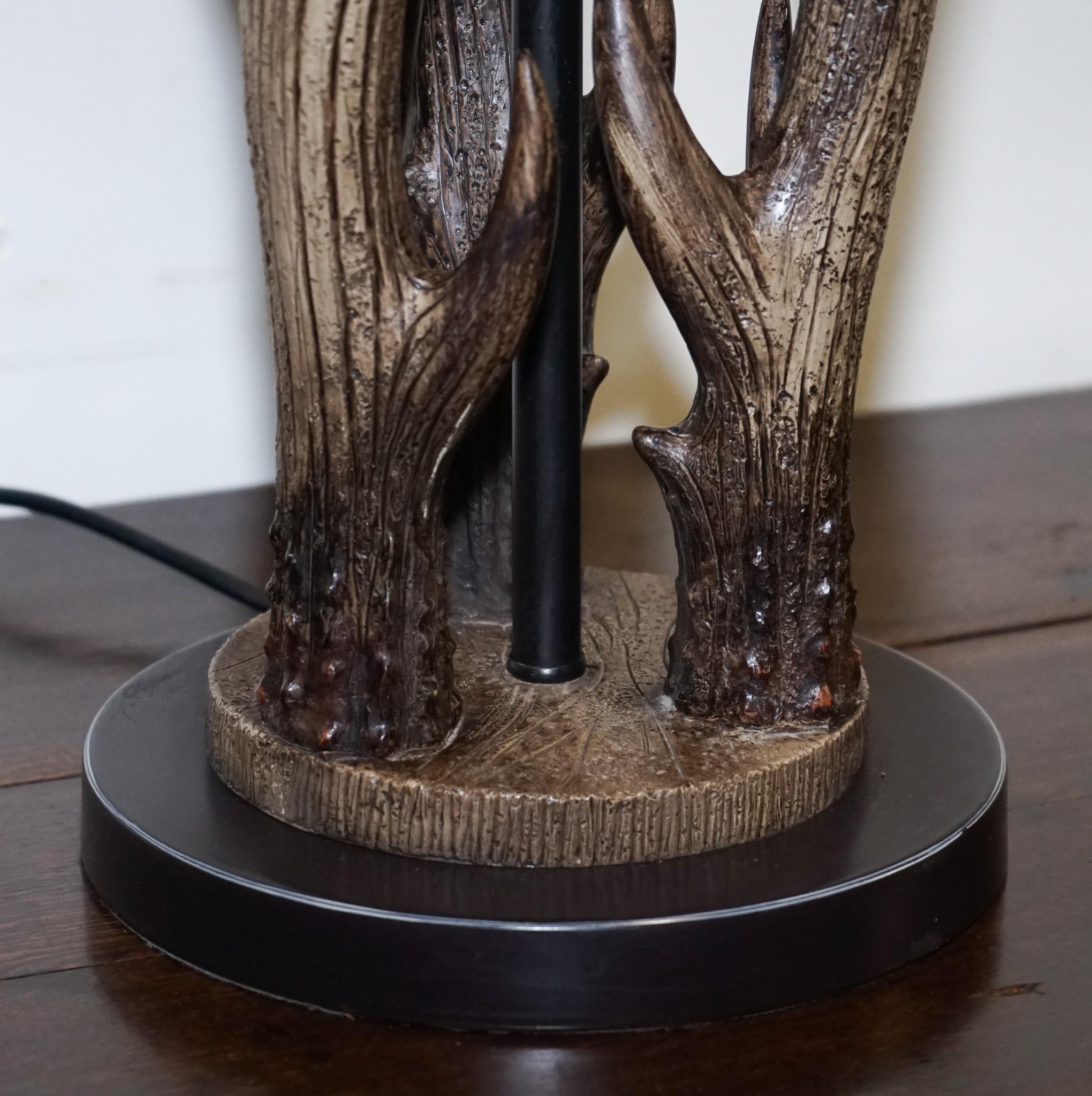 Faux Leather VINTAGE RUSTIC COUNTRY FAUX ANTLER TABLE LAMP WITH MATCHiNG SHADE For Sale