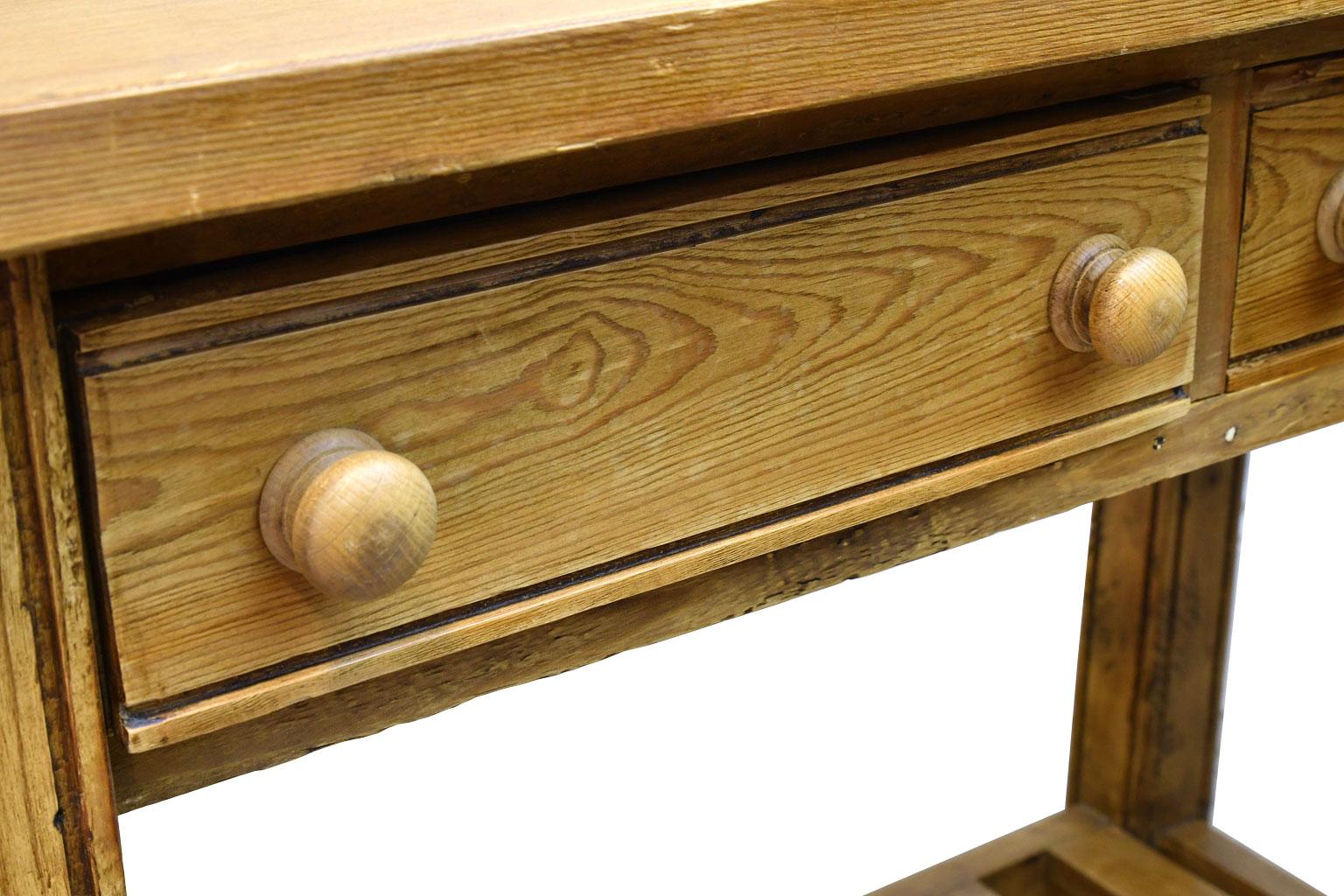 Table vintage rustique de style campagnard anglais en pin ancien en vente 6