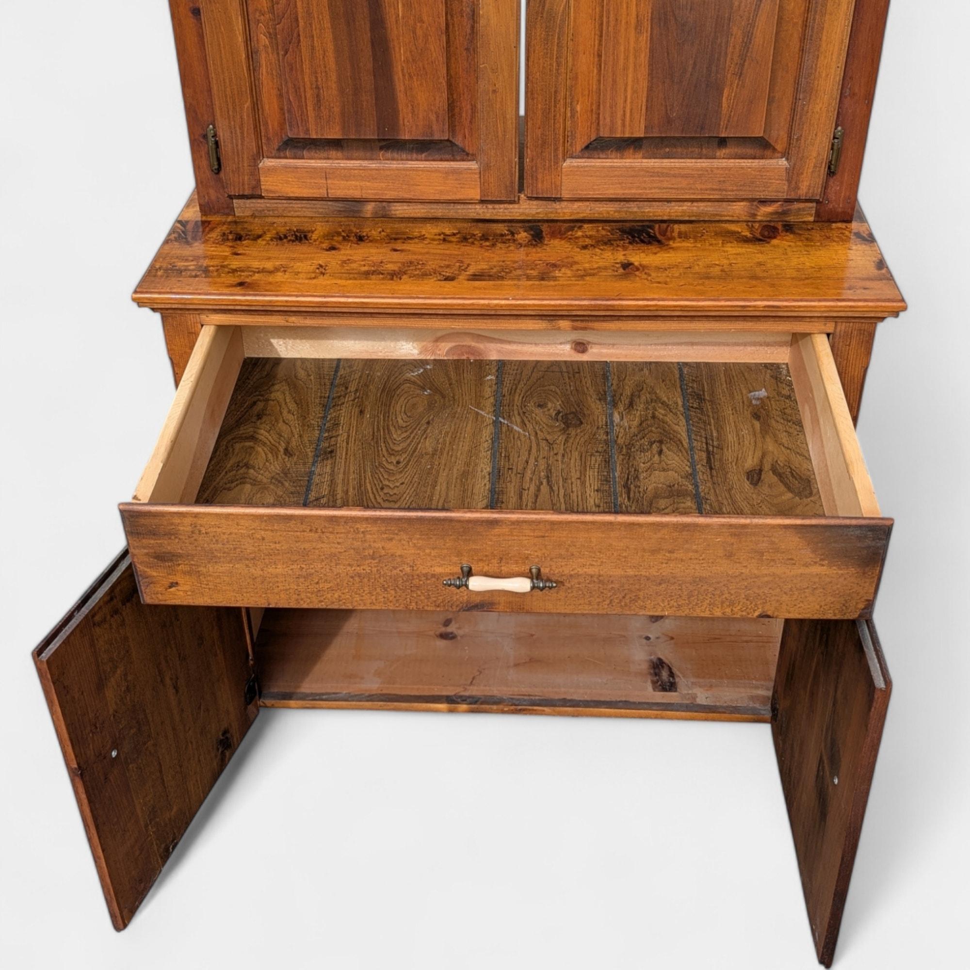 Vintage Rustic Farmhouse Cupboard in Solid Knotty Pine, circa 1950s For Sale 4