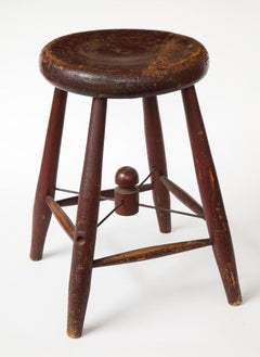 Rustikaler Maroon-Hocker mit vierbeinigen Beinen