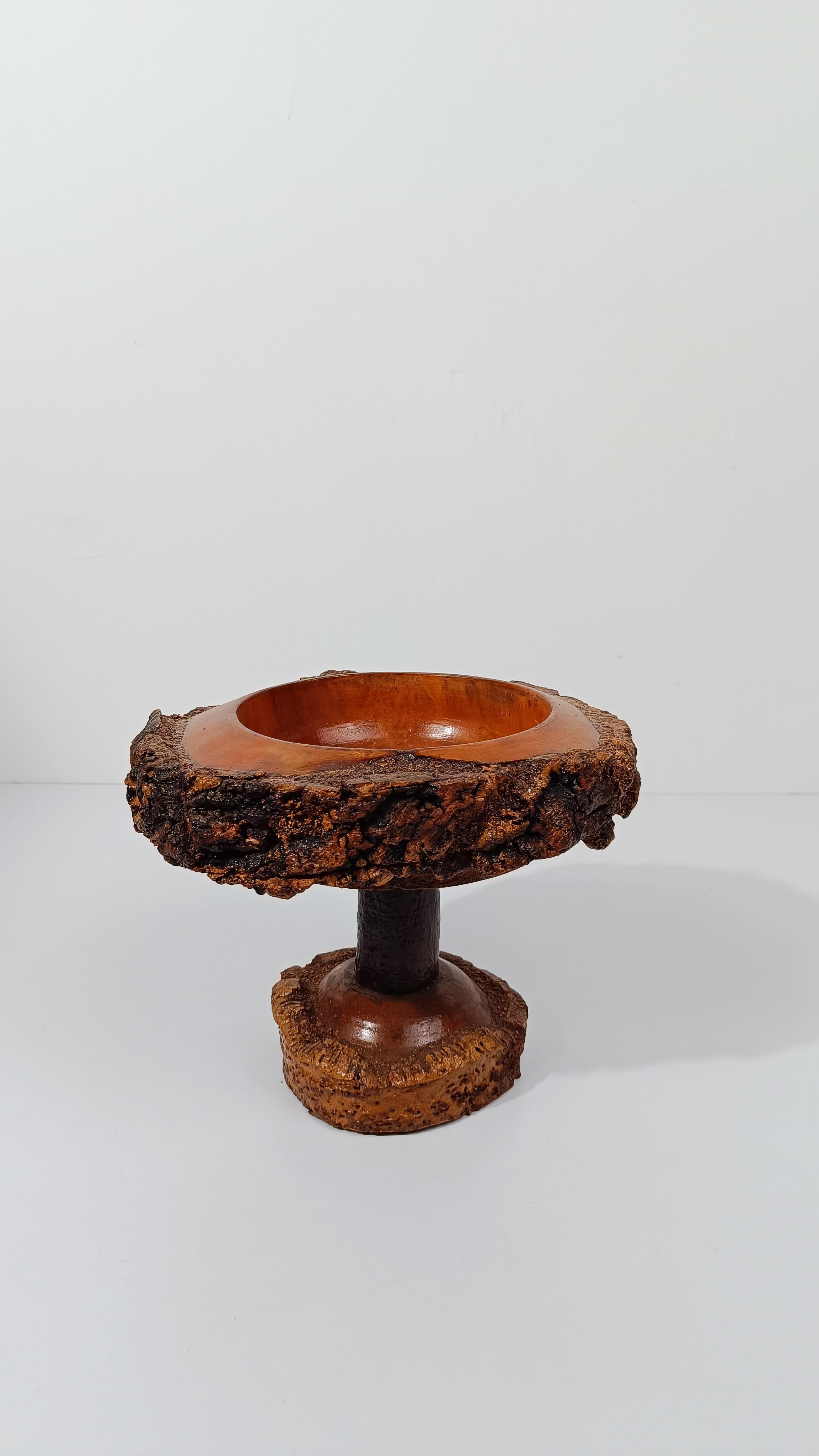 Bol à piédestal rustique vintage en bois fabriqué à la main dans le style artisanal des montagnes en vente 5