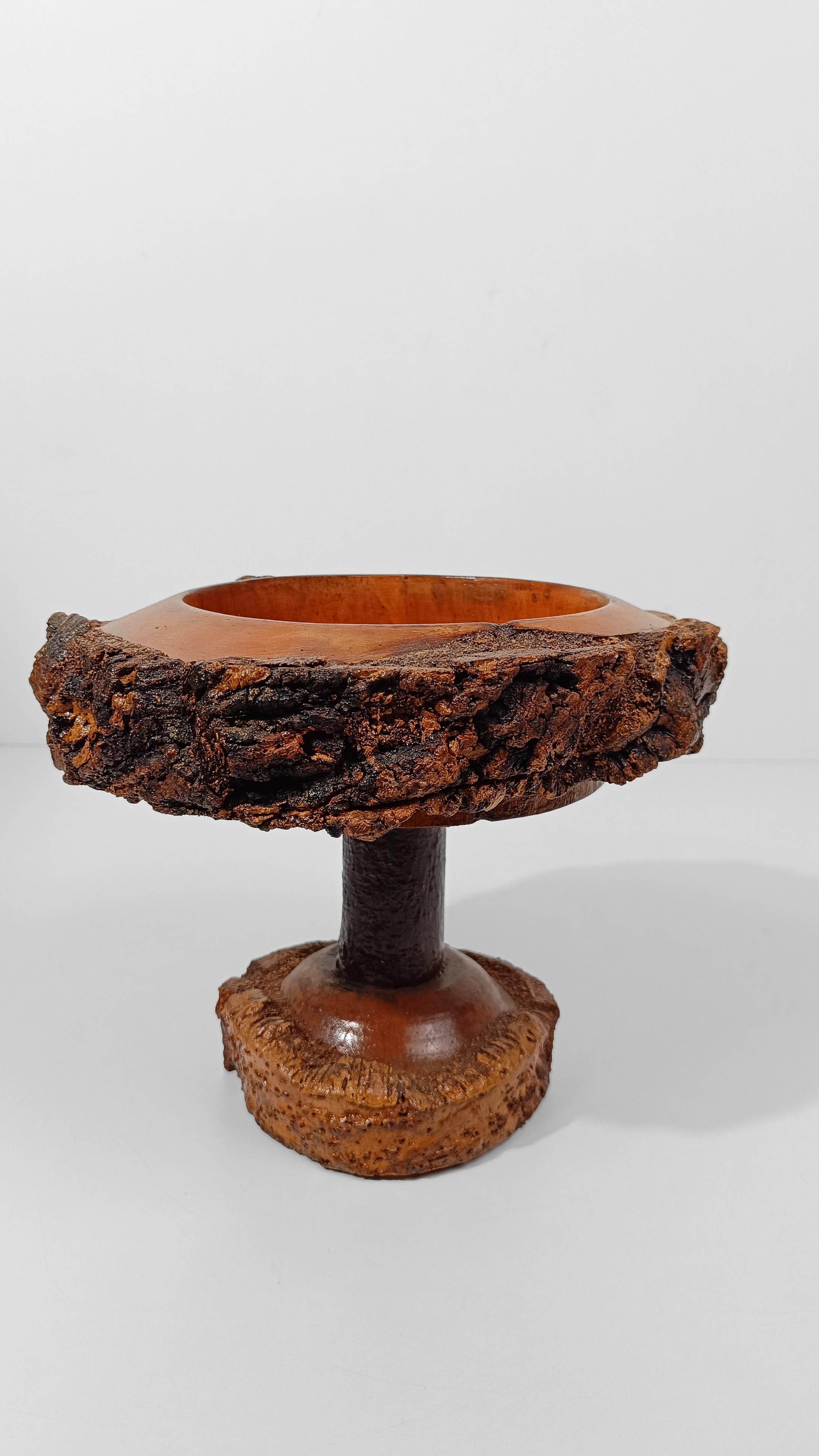 Bol à piédestal rustique vintage en bois fabriqué à la main dans le style artisanal des montagnes en vente 6