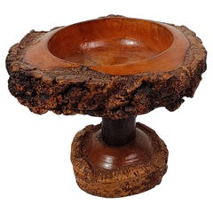 Ciotola rustica vintage con piedistallo in legno realizzata a mano in stile Mountain Folk Art