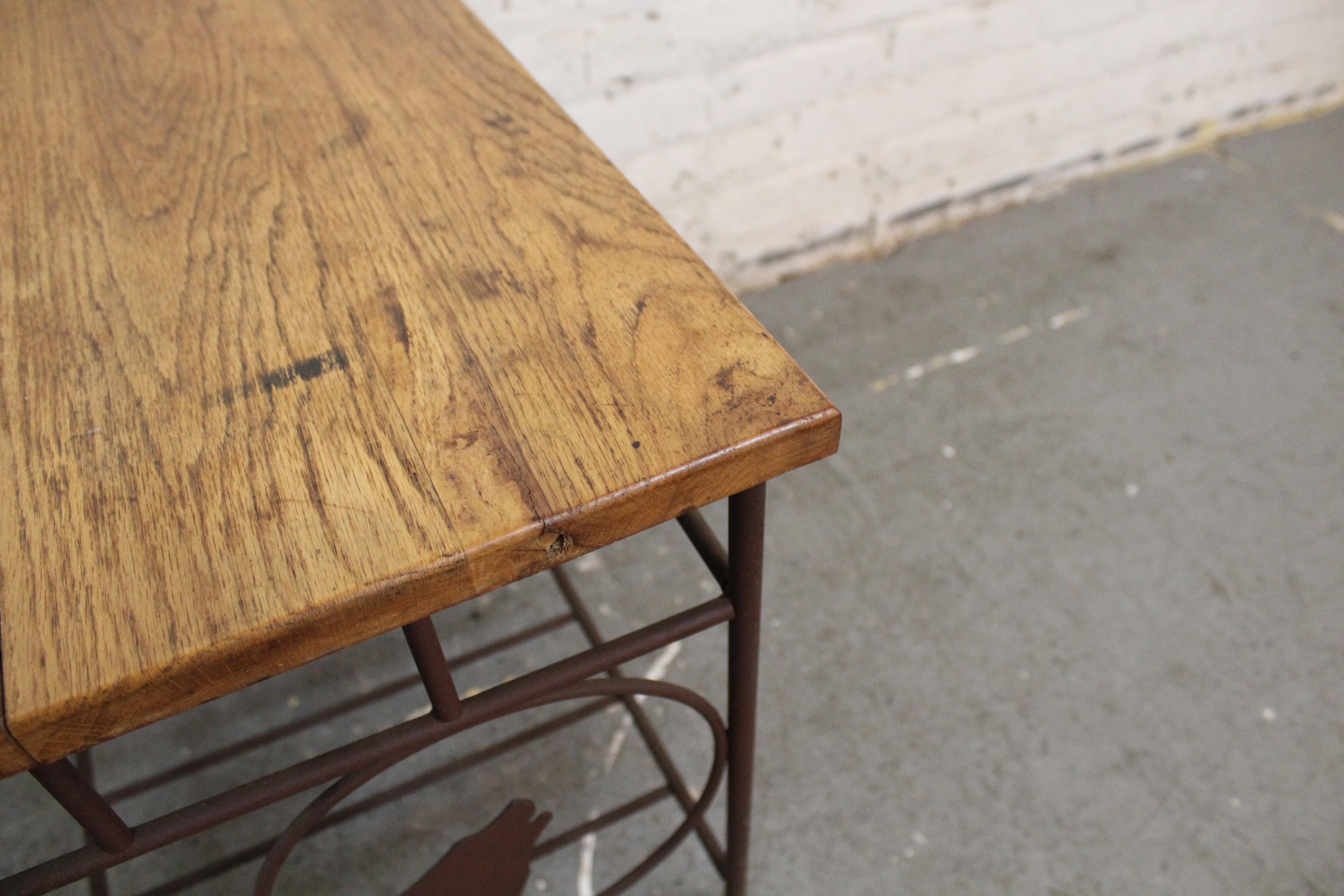 Rustikaler Vintage-Tisch „Lone Wolf“ aus Eisen und Kiefernholz im Angebot 1