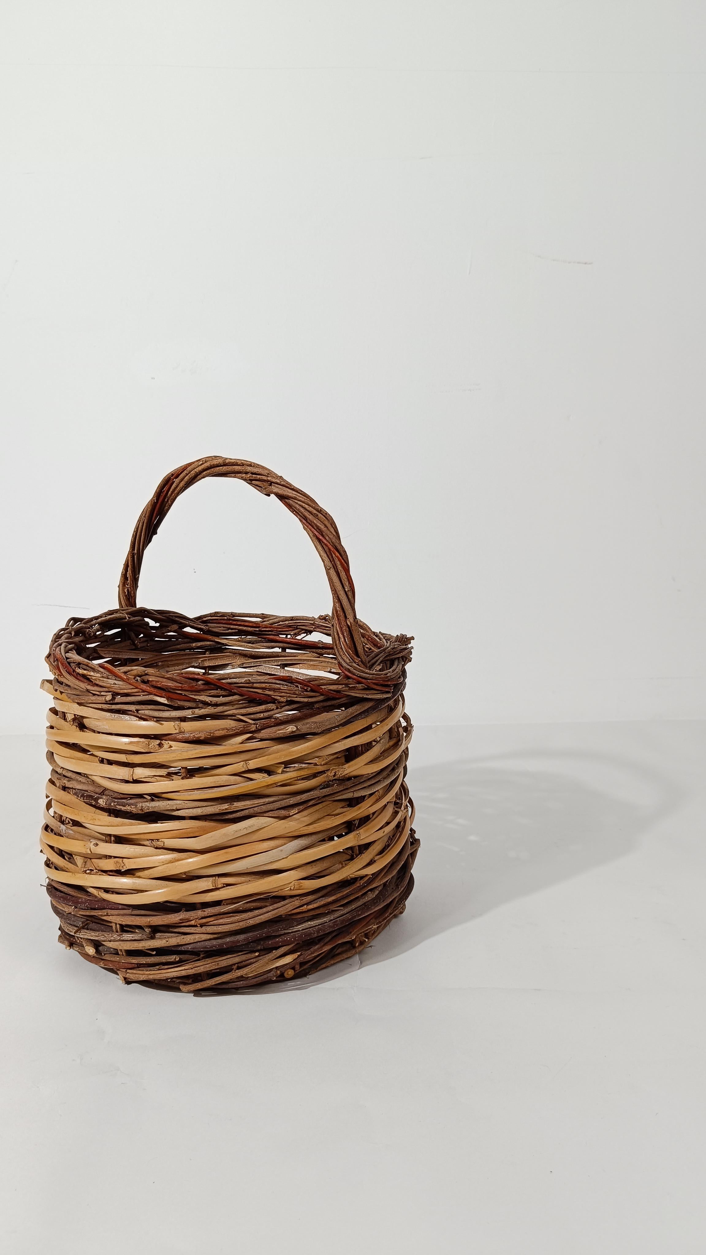 Vintage Rustic Italian Basket with Handle, Hand Made in Wicker & Willow For Sale 2