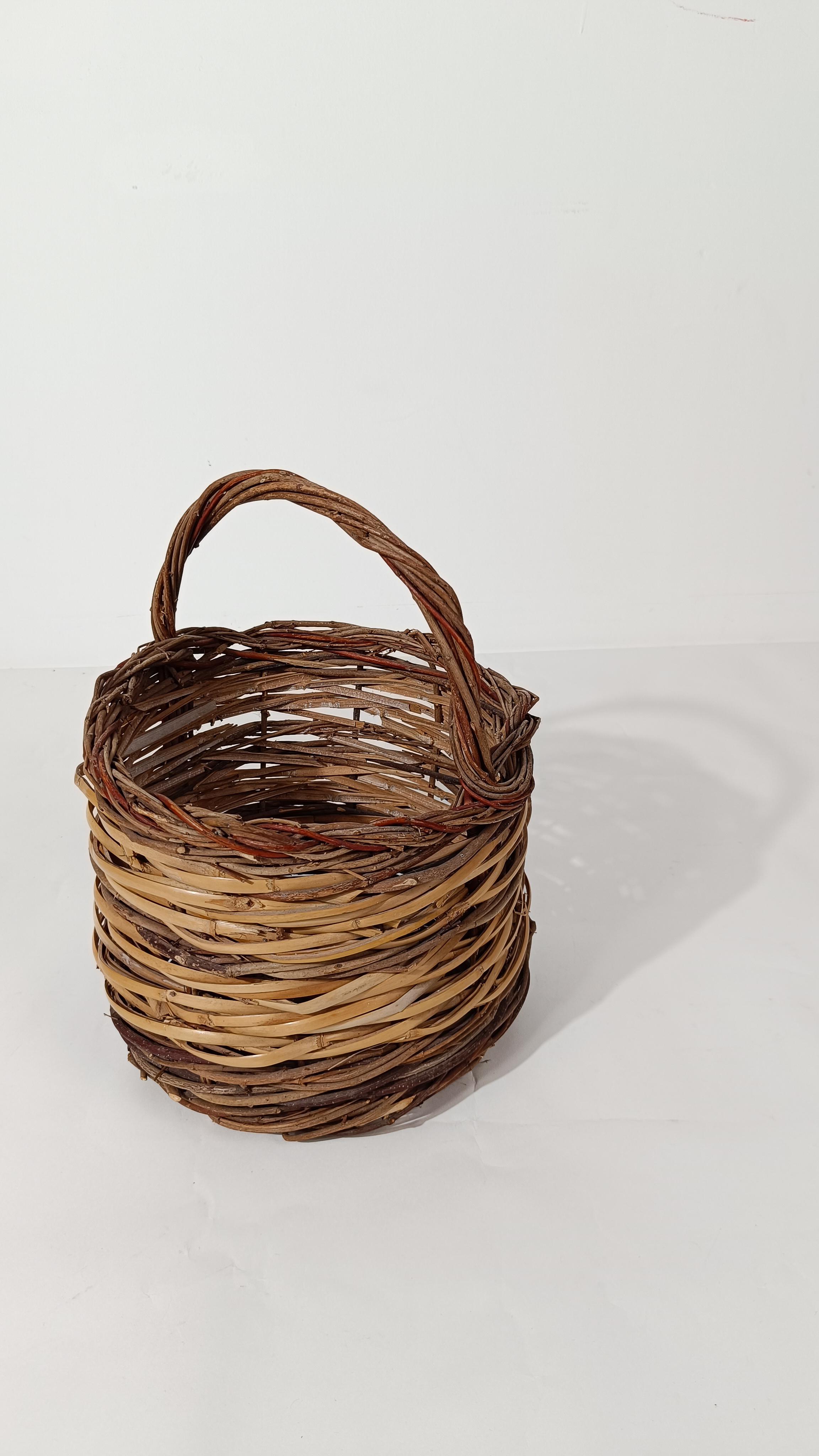Vintage Rustic Italian Basket with Handle, Hand Made in Wicker & Willow For Sale 3