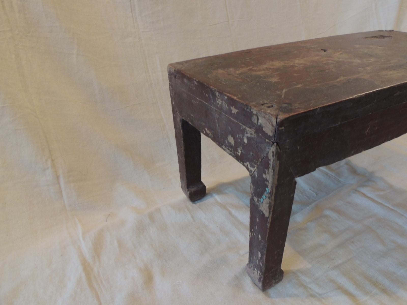 Vintage Rustic Low Chinese Altar Table In Distressed Condition In Oakland Park, FL