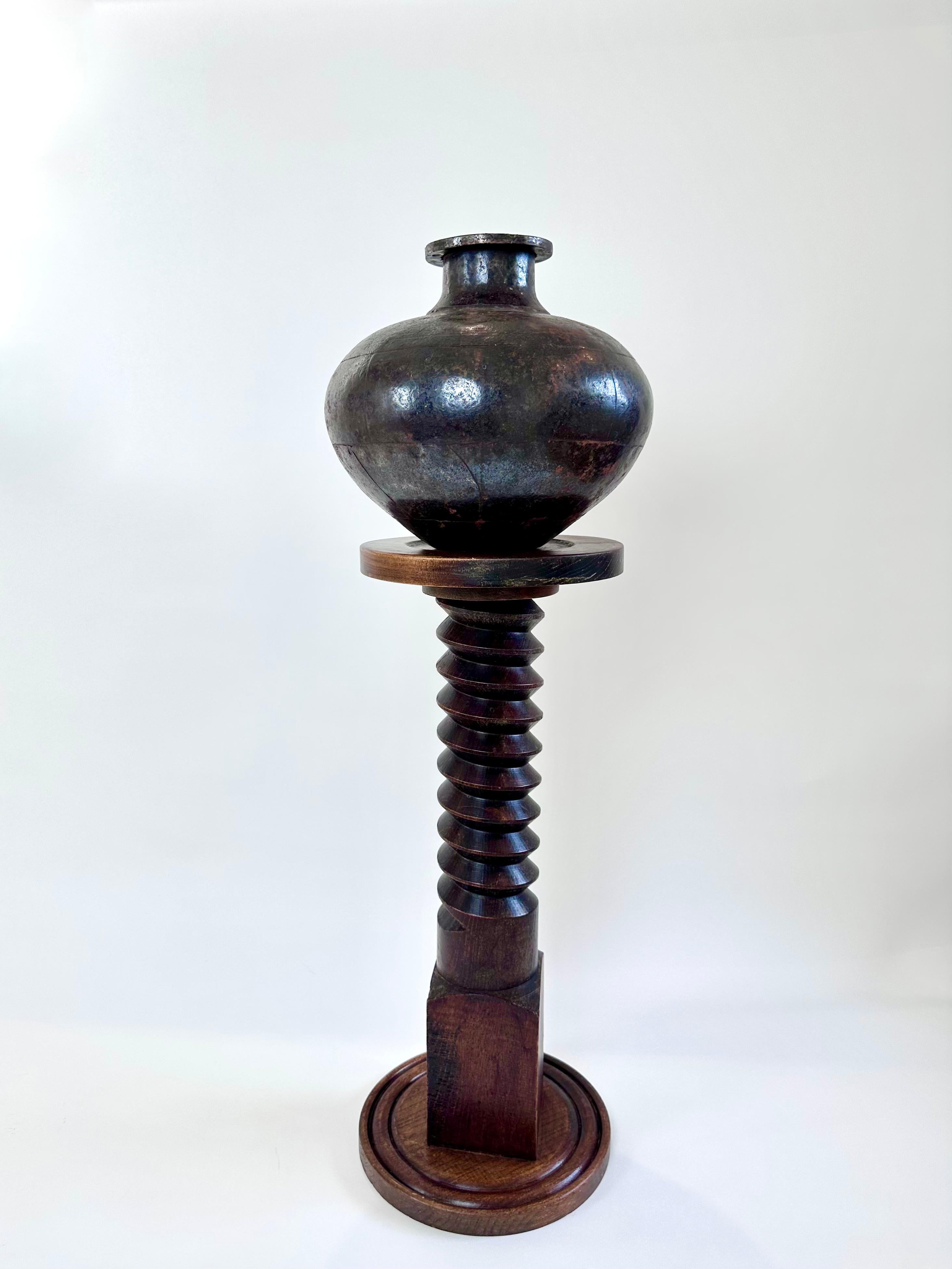 Indischer Wassertopf oder Vase aus rustikalem Metall im Angebot 10