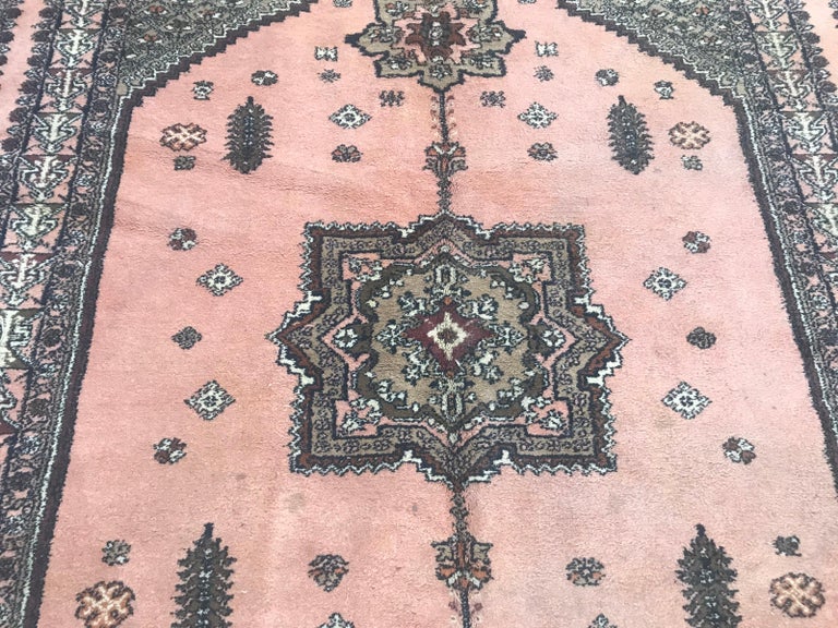 Vintage Rustic Moroccan Rabat Design Rug In Good Condition For Sale In Saint Ouen, FR