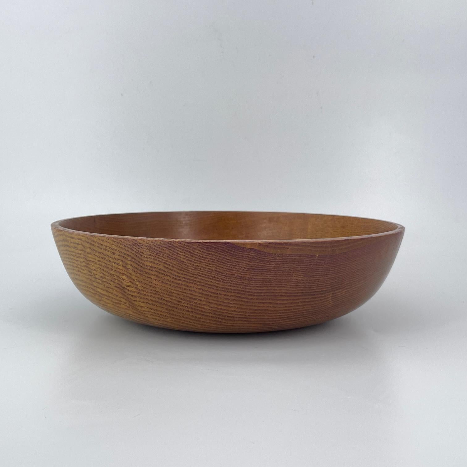 20th Century Vintage Rustic Organic Turned Wooden Farmhouse Artisan Fruit Bowl For Sale