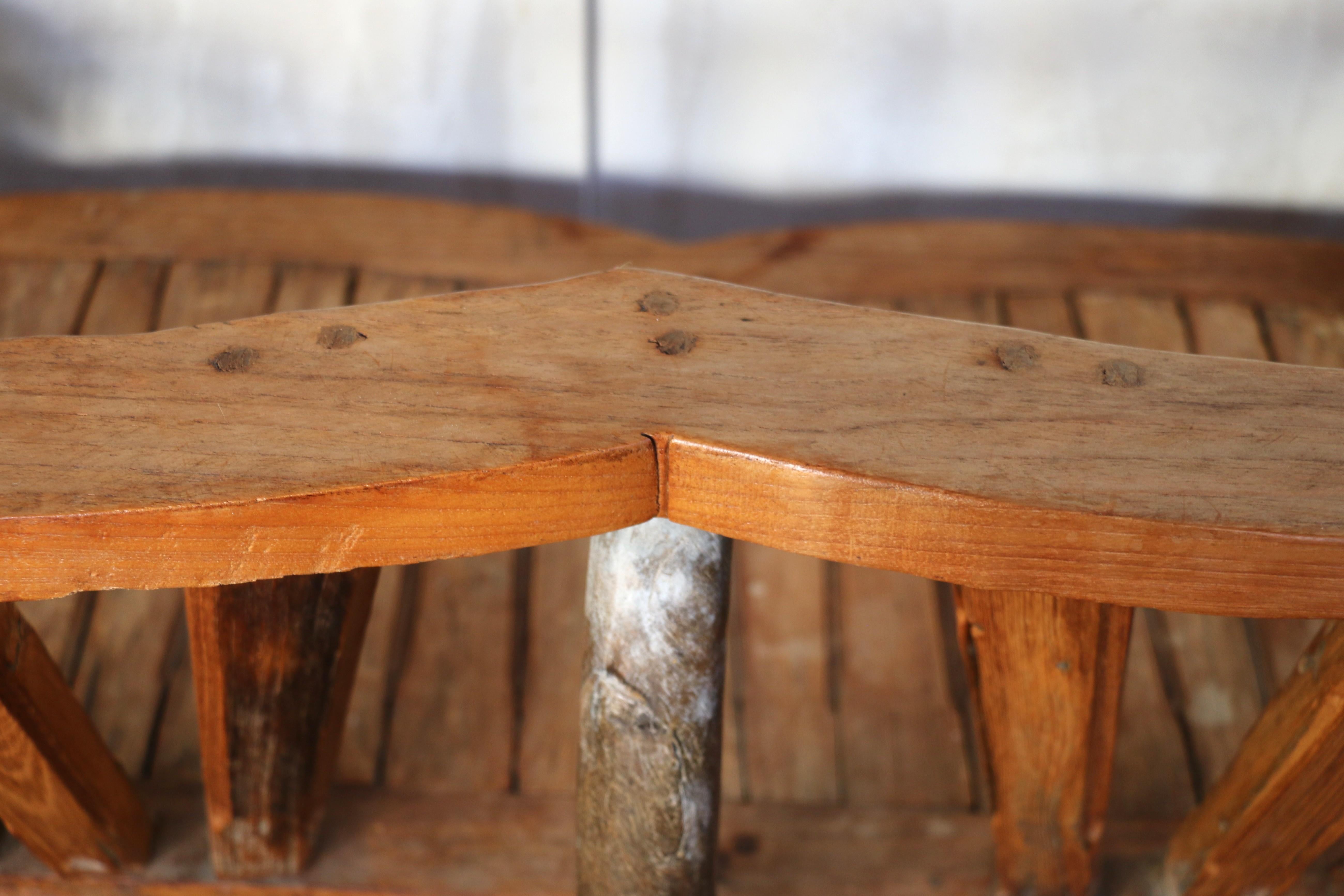 Banc rustique vintage en bois pour l'extérieur en vente 4