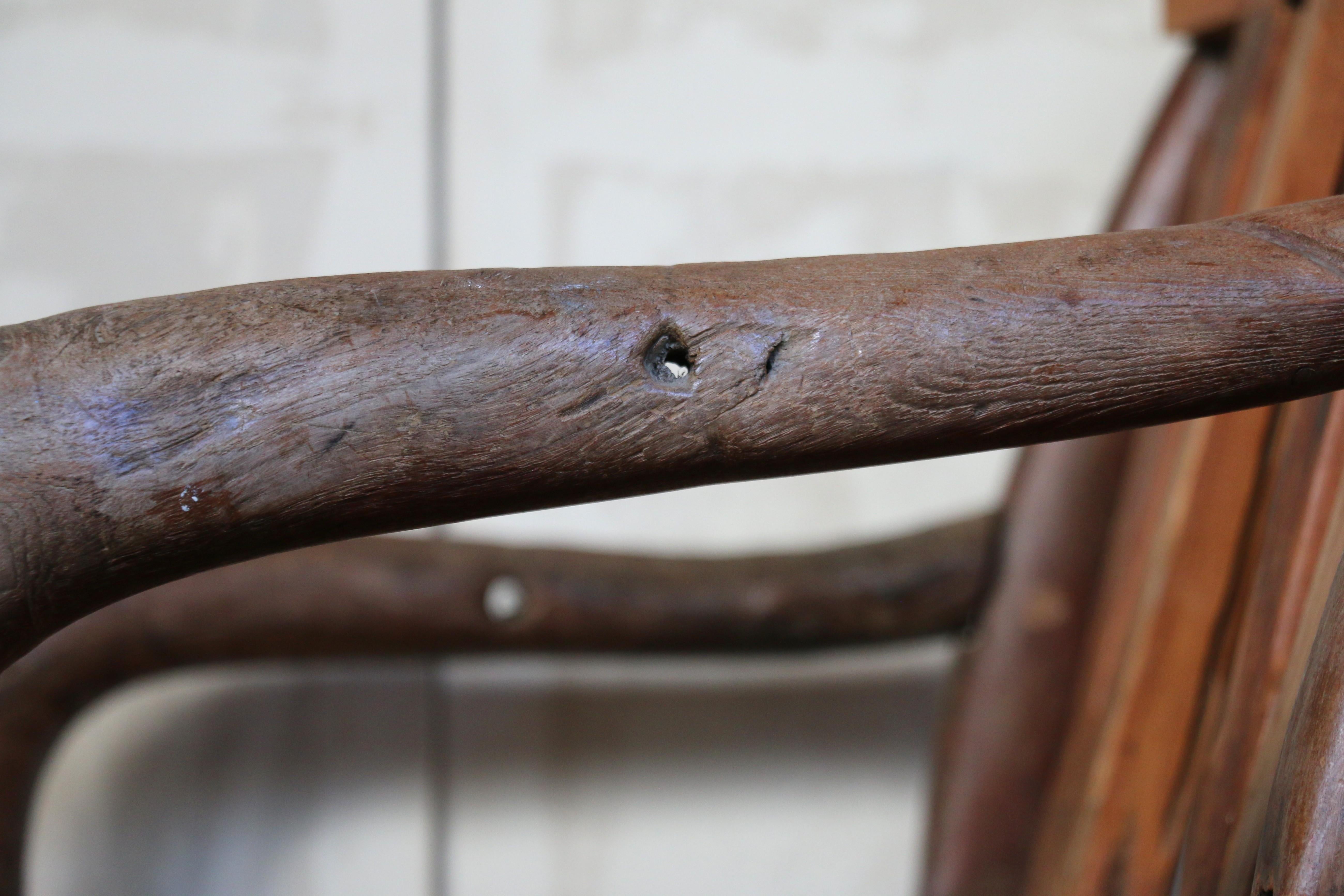 Banc rustique vintage en bois pour l'extérieur en vente 7