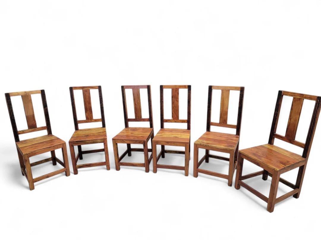 Vintage Rustic Reclaimed Barnwood Extending Dining Table And Chairs Set In Good Condition For Sale In Chicago, IL