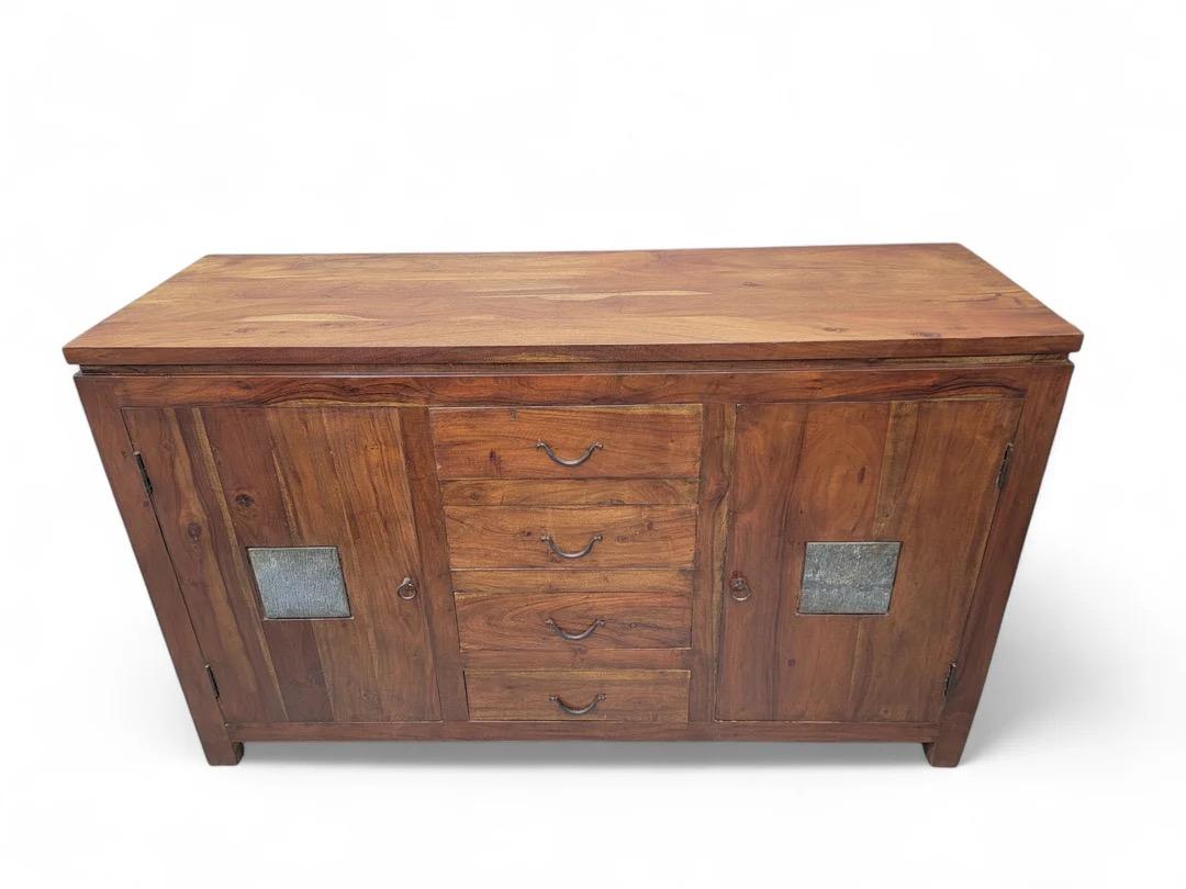 Vintage Rustic Reclaimed Barnwood Sideboard In Good Condition For Sale In Chicago, IL