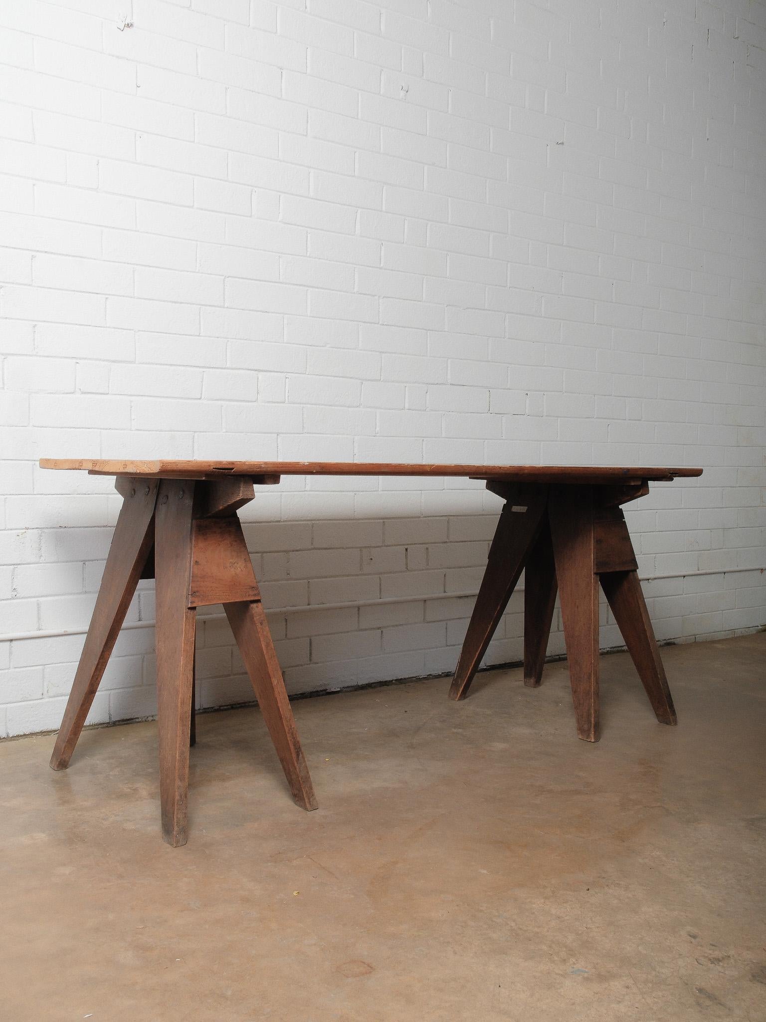 Rustique Table de travail rustique vintage à chevalet en pin industriel Bureau à tréteaux en vente